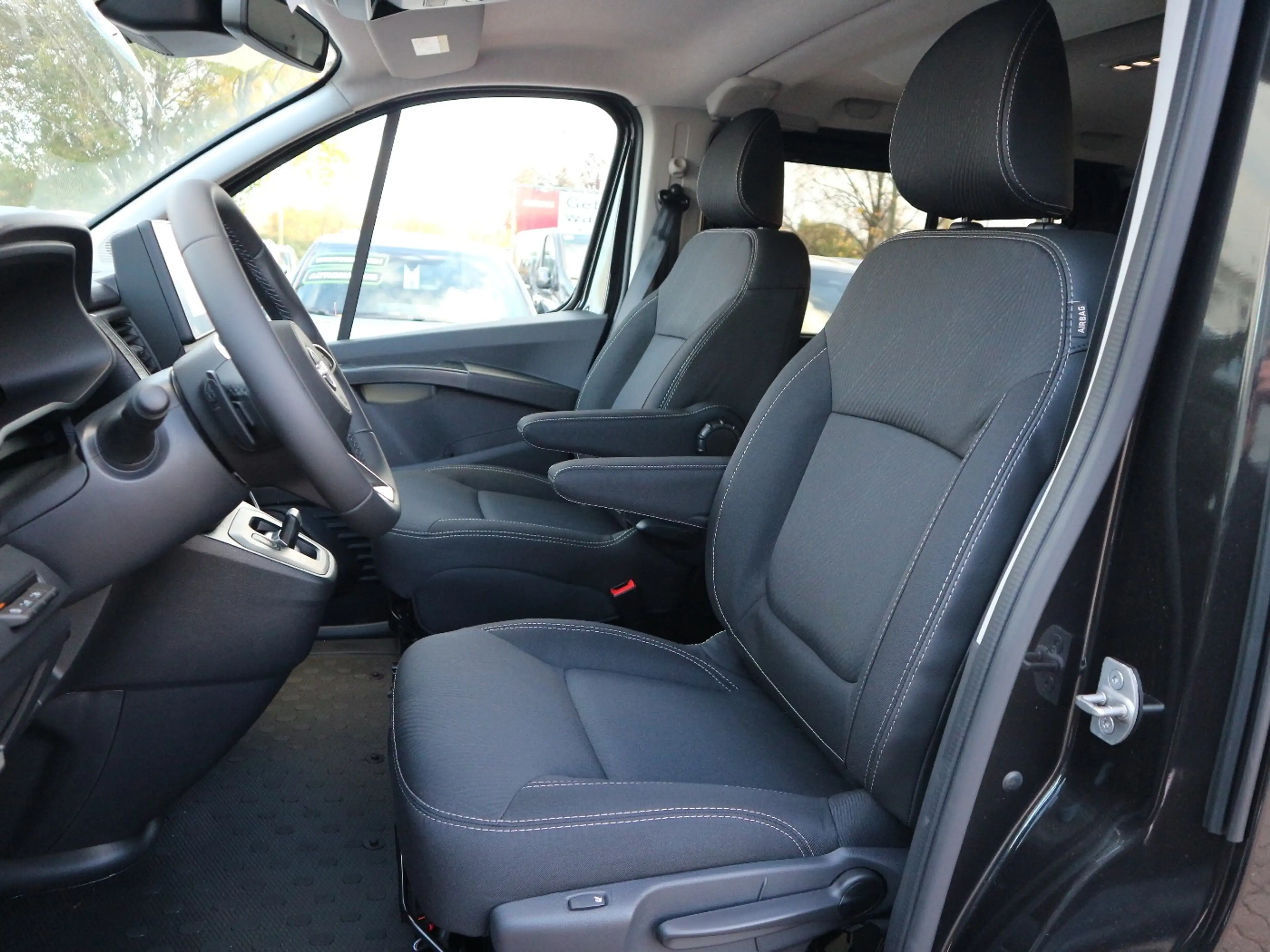 Nissan Primastar Kombi9 L1H1 2,8t dCi170 9AT TEKNA LM — photo 12