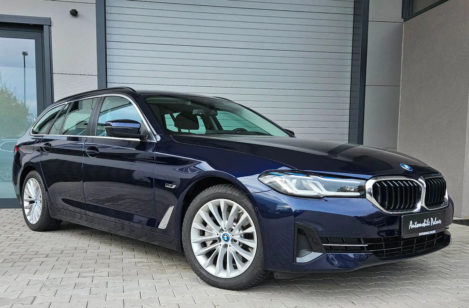 BMW 530 e xDrive Touring Exklusivleder 1Hand Blau - 2