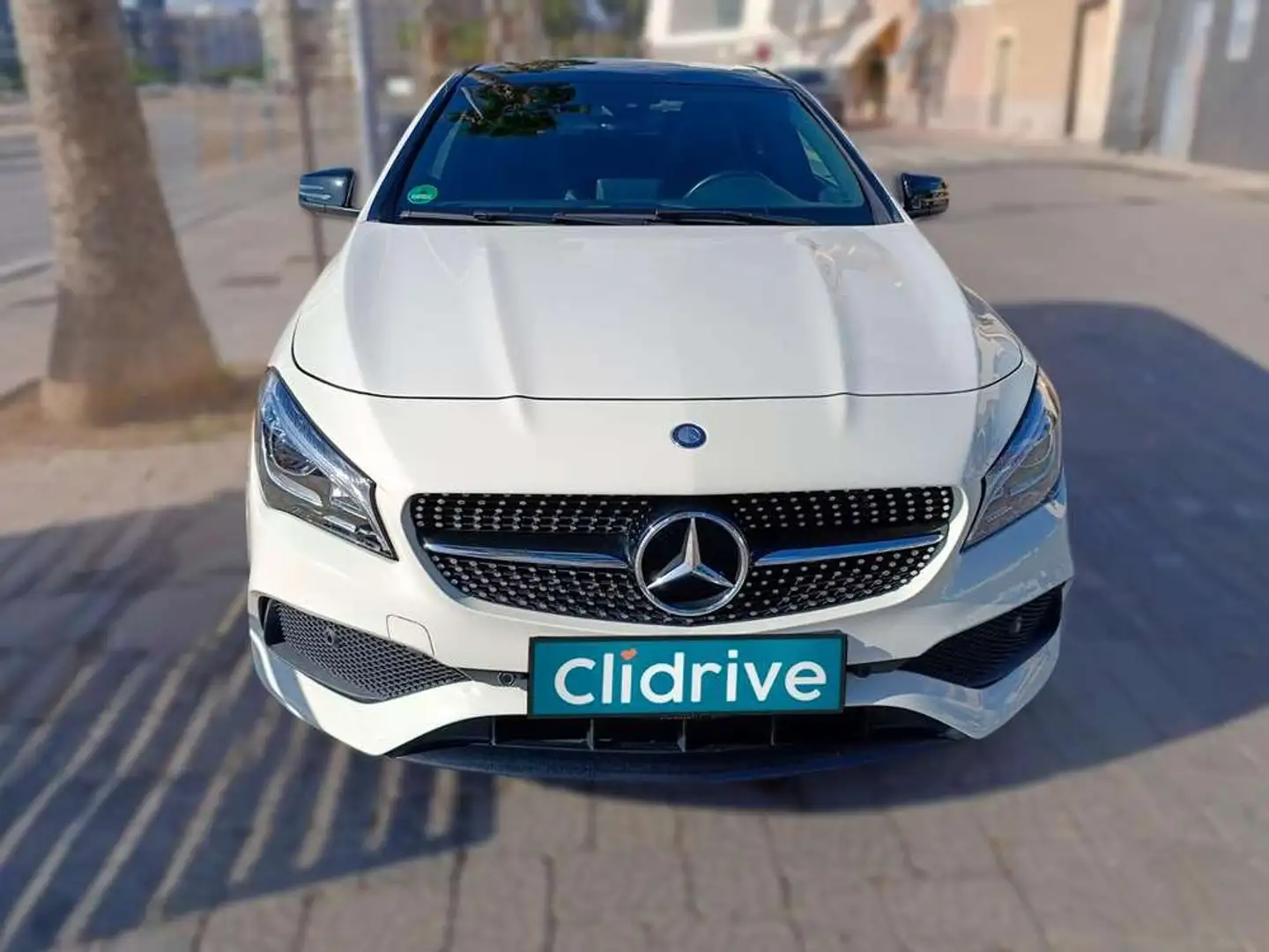 Mercedes-Benz CLA 180 Blanc - 2