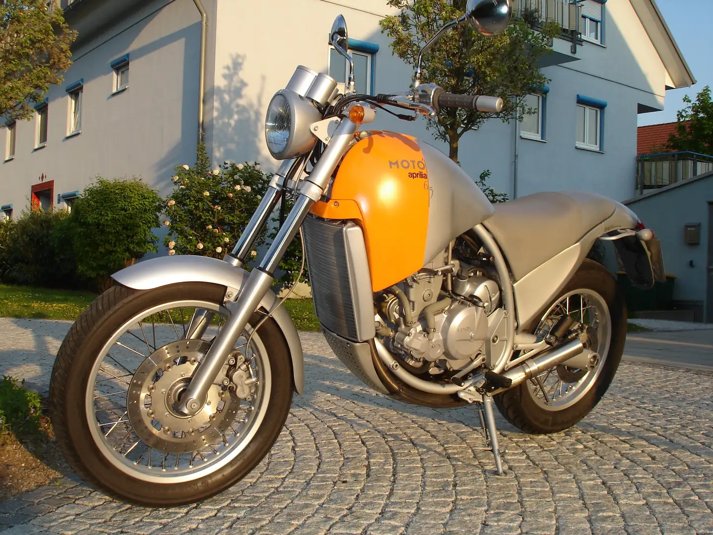 Aprilia Moto 6.5 Pomarańczowy - 2