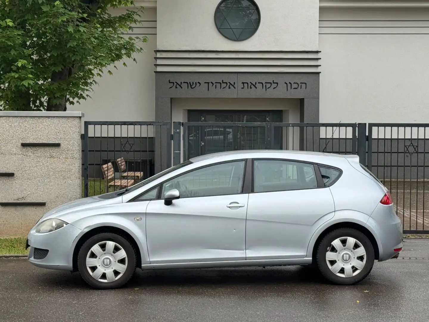 SEAT Leon Reference 1.6 Silber - 2