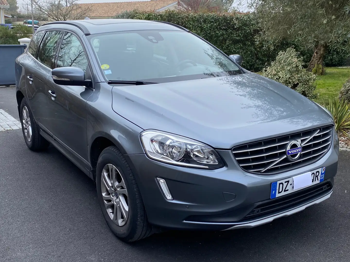 Volvo XC60 Gris - 1