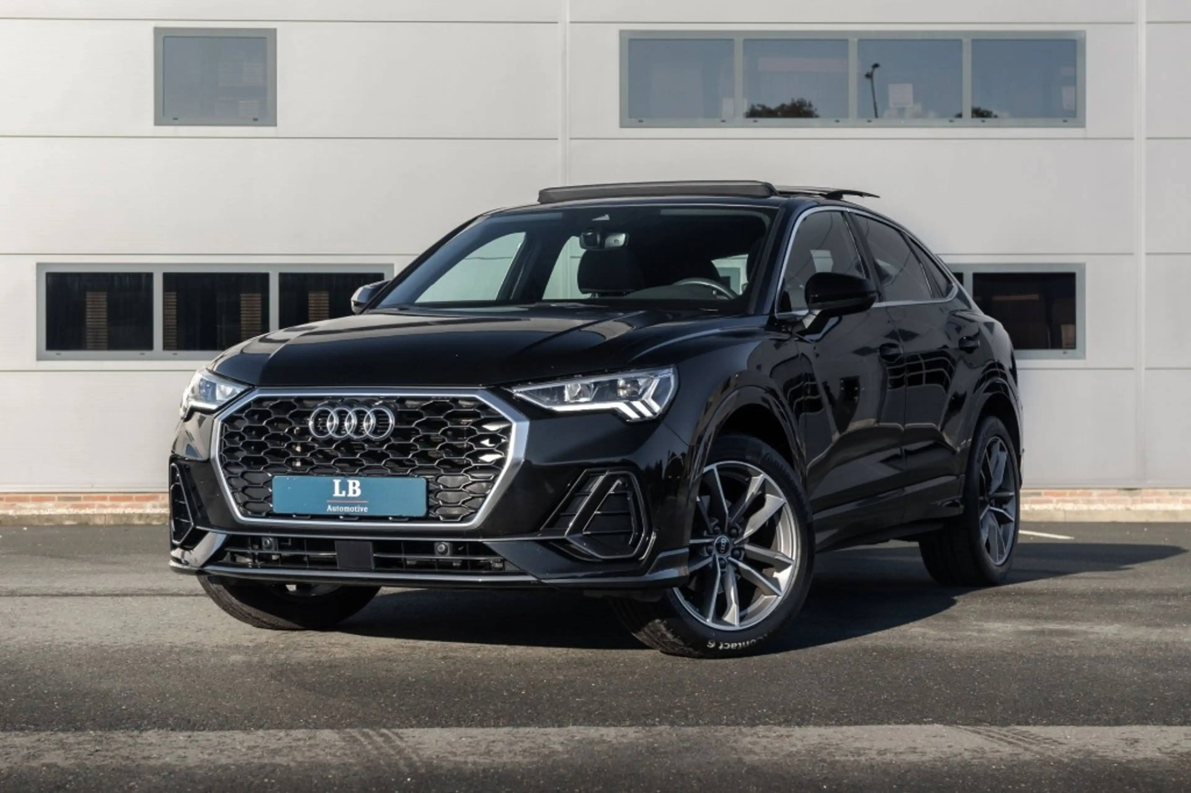 Audi Q3 35 TFSI, S-tronic, Pano/Leer