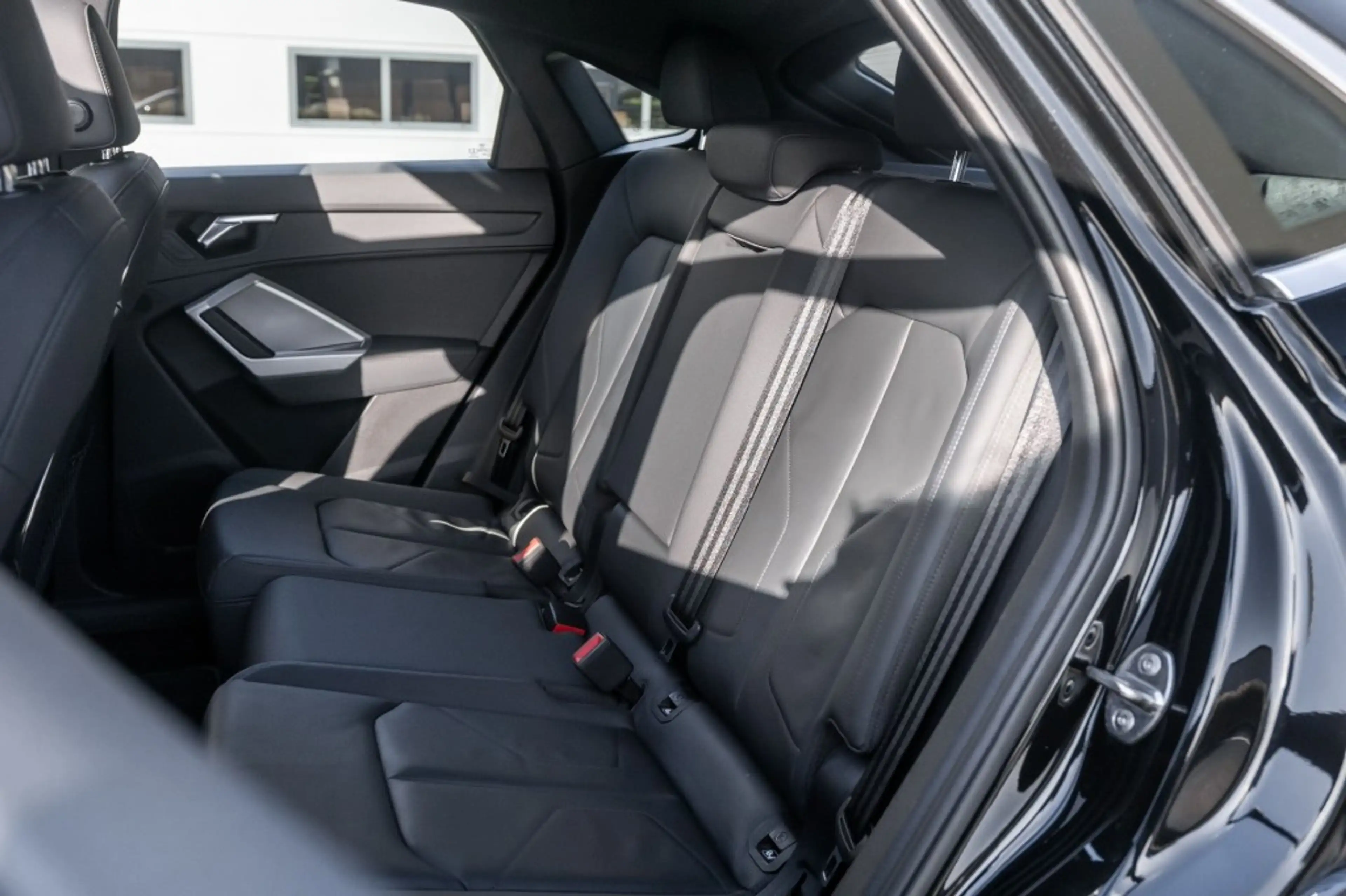Audi Q3 35 TFSI, S-tronic, Pano/Leer — photo 14