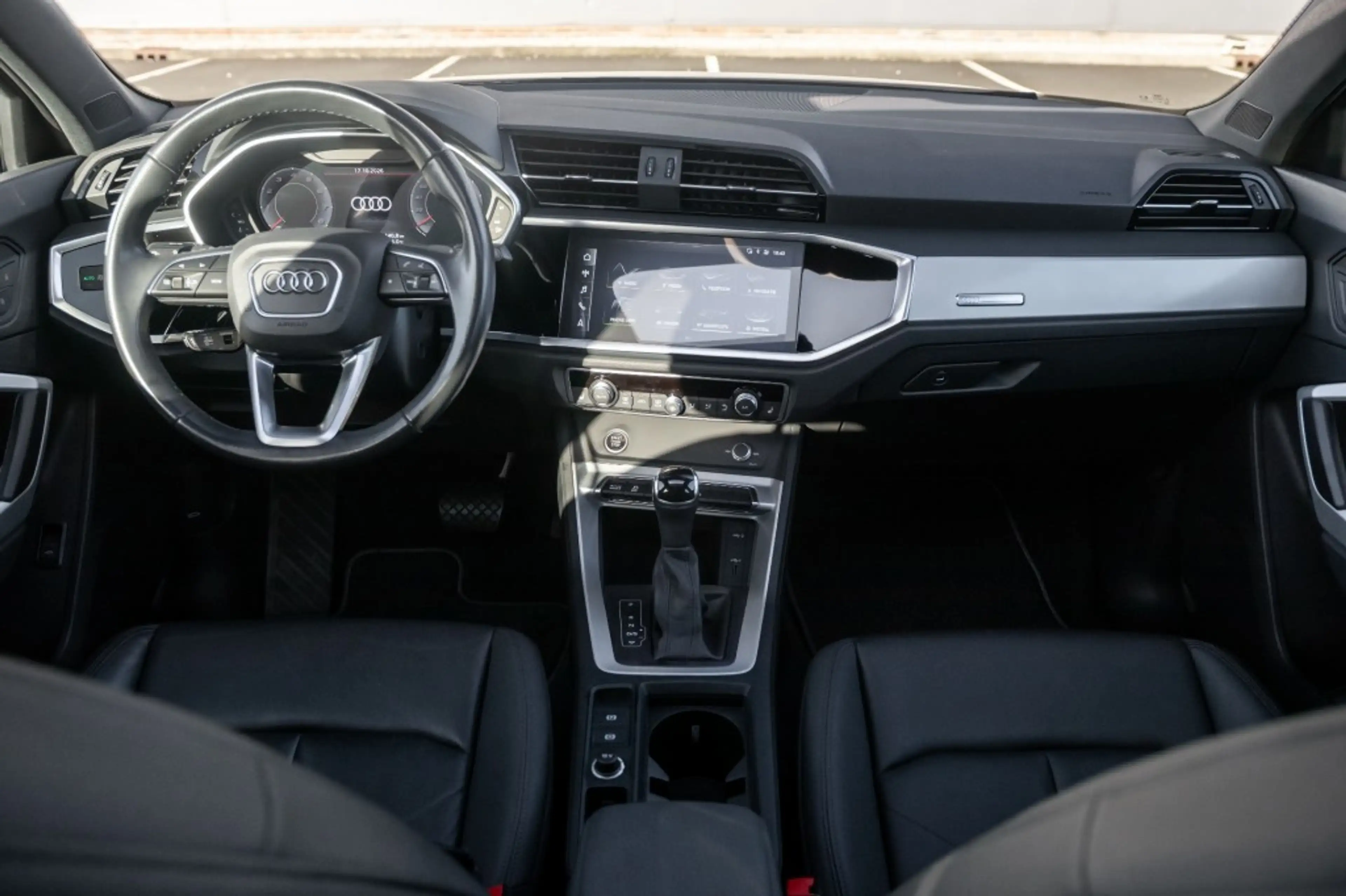 Audi Q3 35 TFSI, S-tronic, Pano/Leer — photo 4