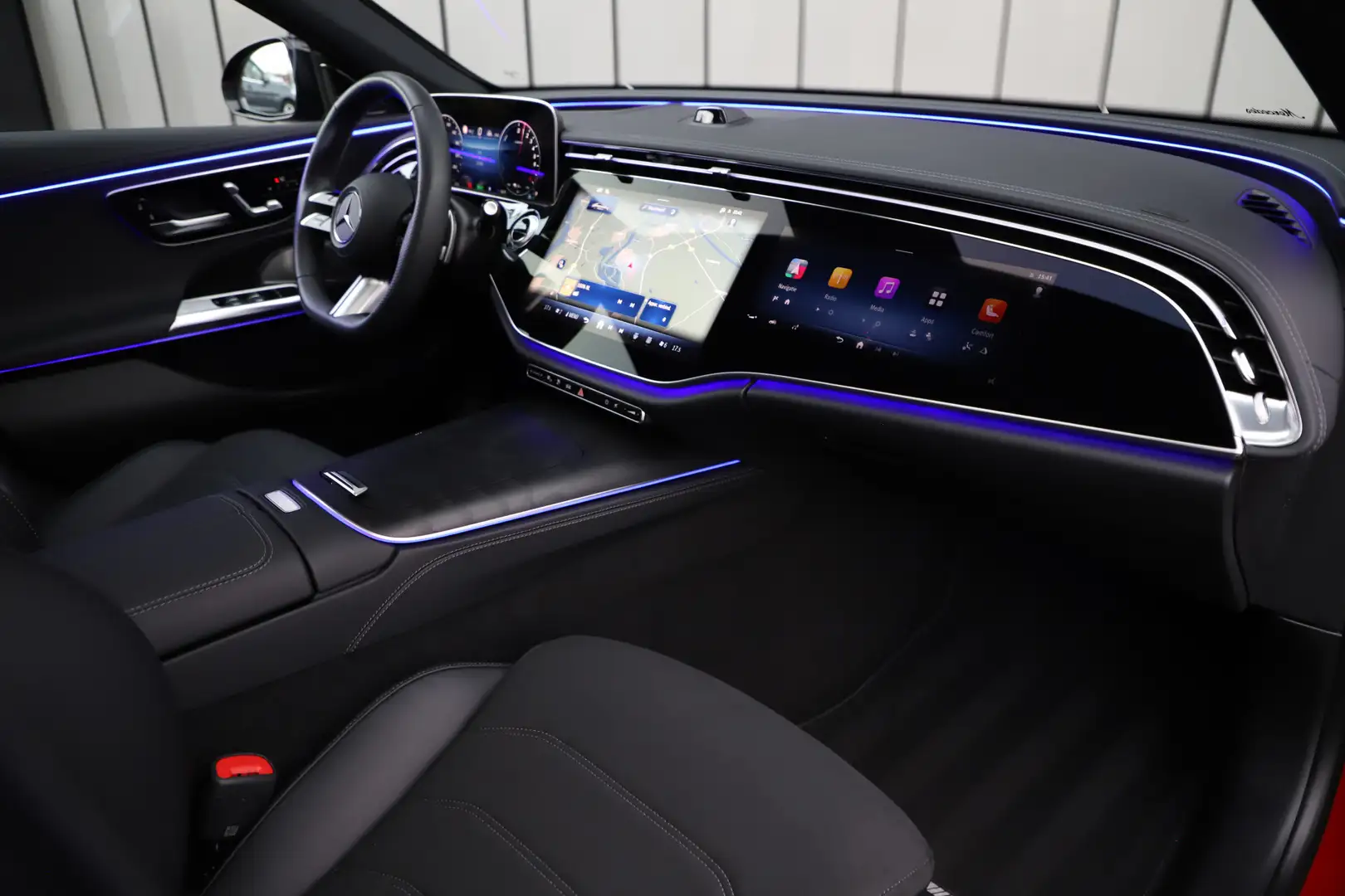 Mercedes-Benz E 400 400e AMG 4-Matic | 381PK | Luchtvering | Achterasb Rouge - 2