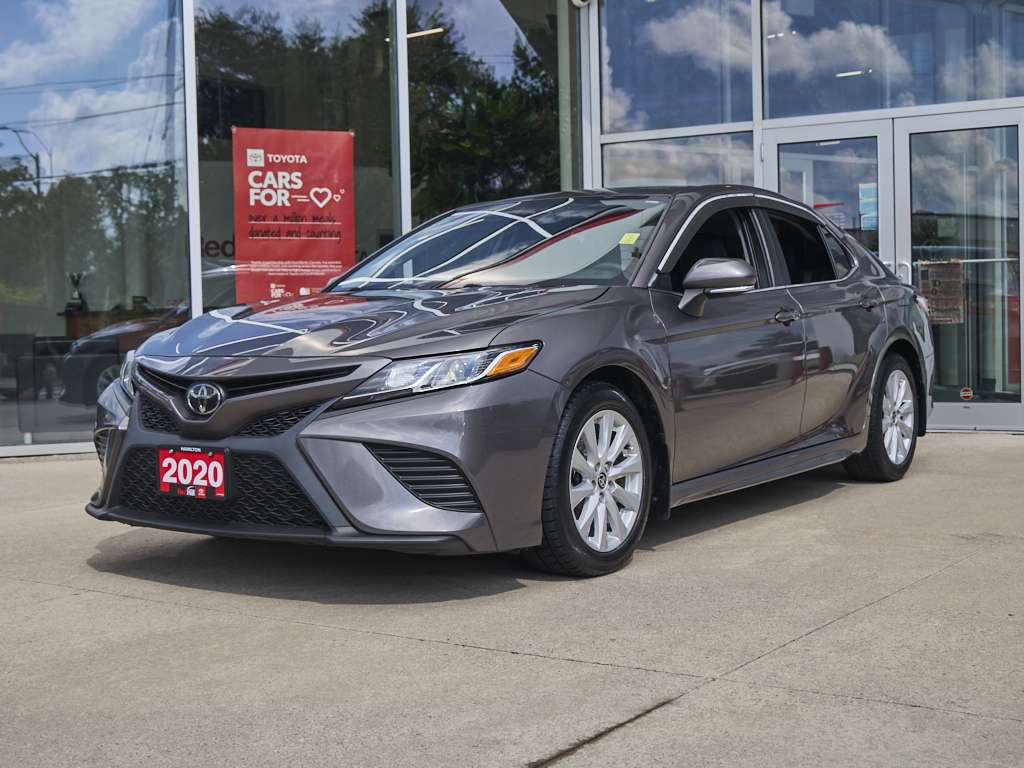 2020 Toyota Camry SE — снимка 1