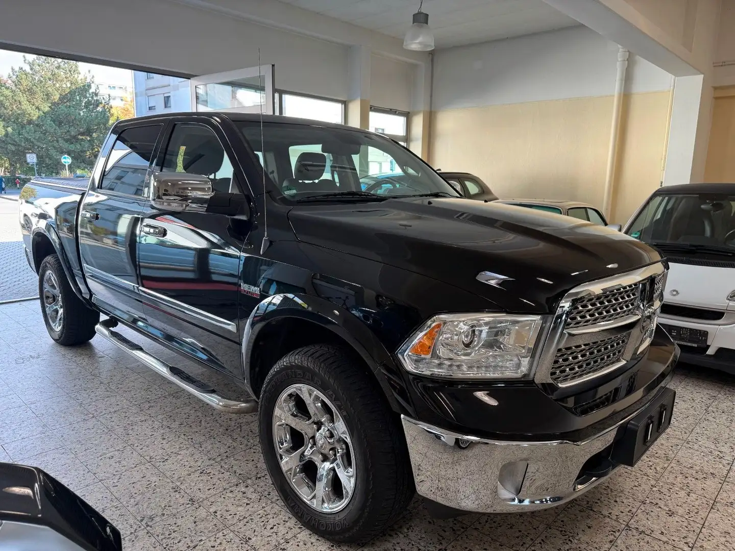 Dodge RAM 1500 °LUFTFAHRWERK°BRD-FZG° Schwarz - 1