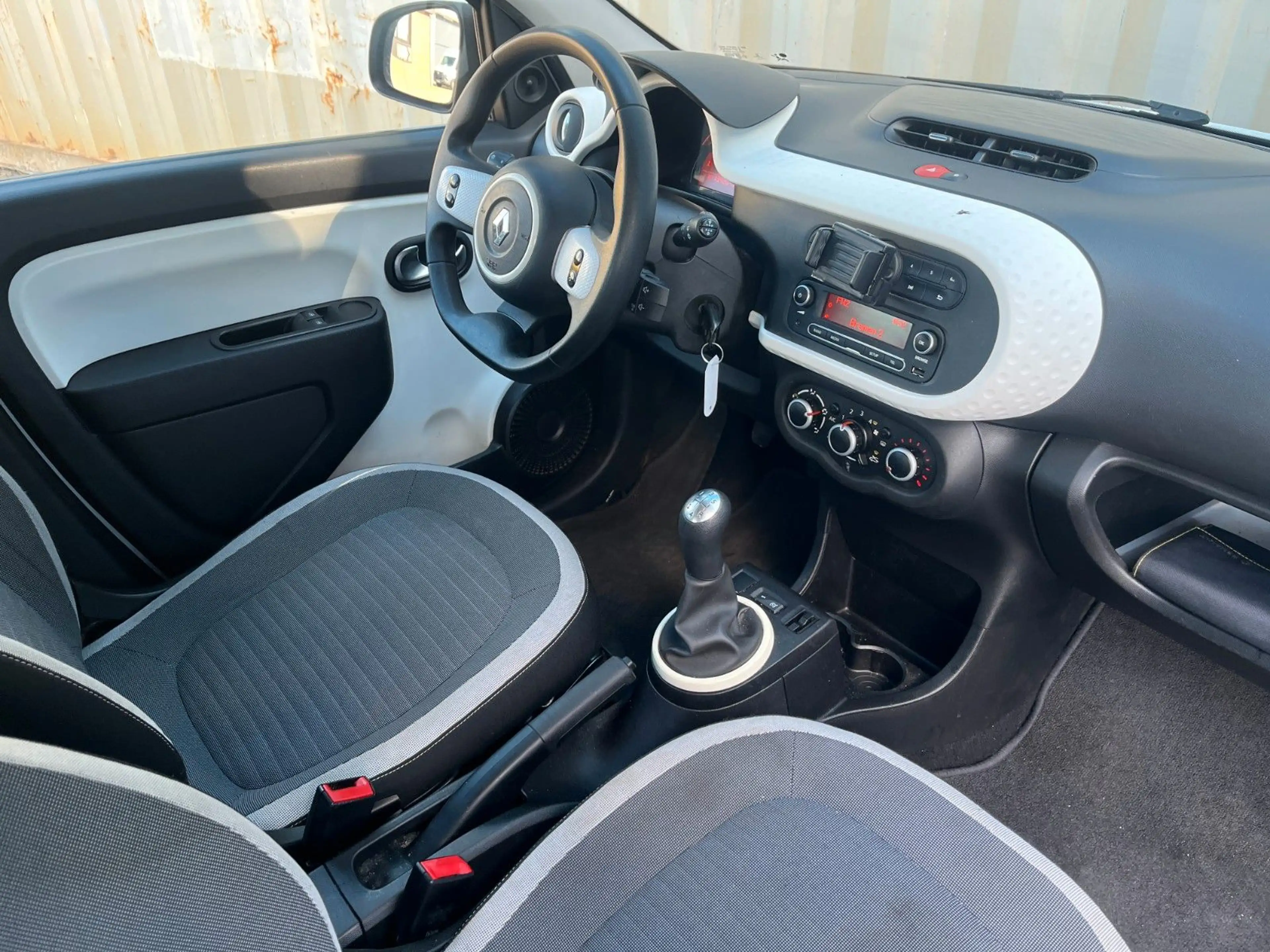 Renault Twingo Experience 1.0 SCe 70 — photo 15