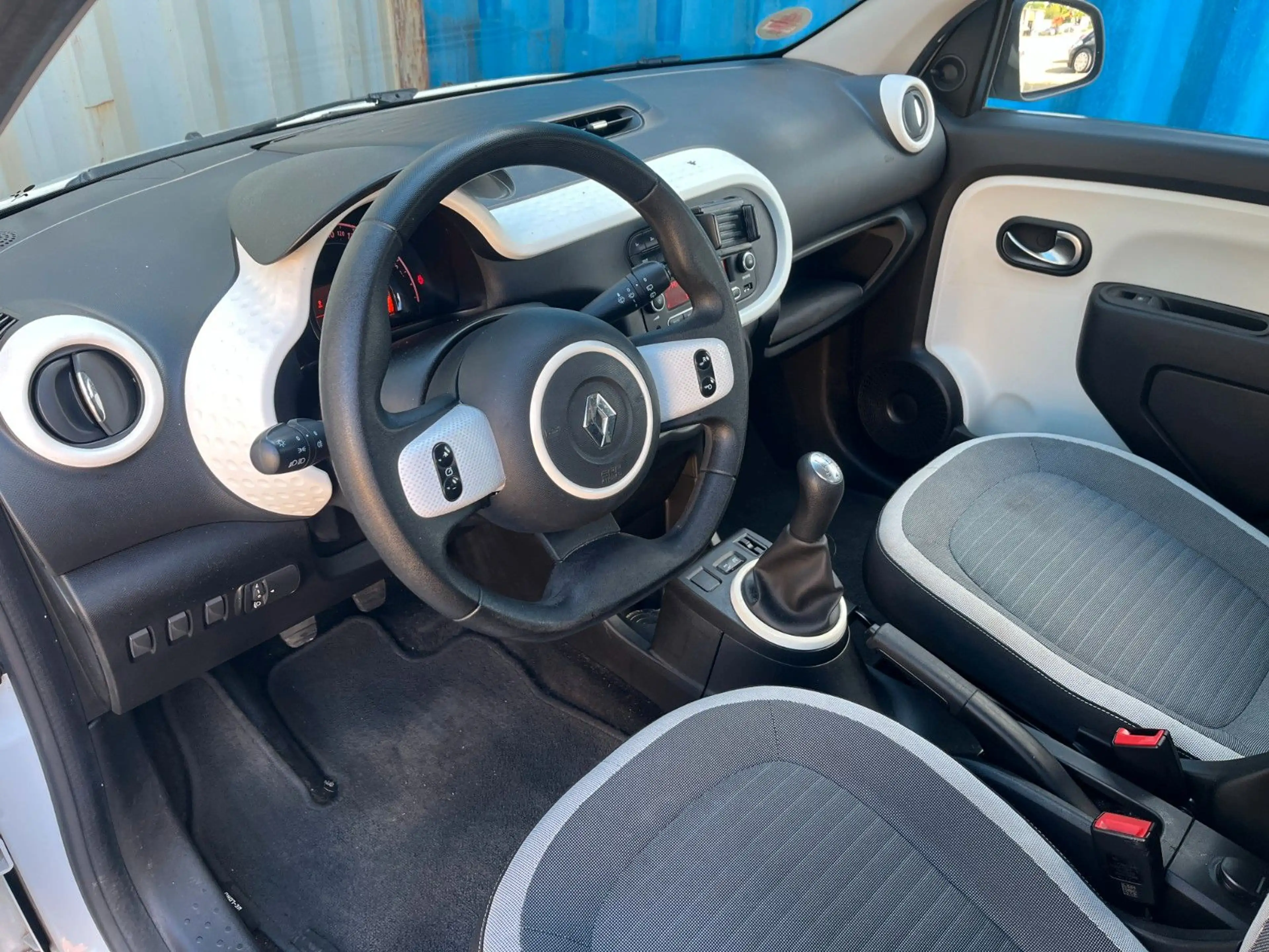 Renault Twingo Experience 1.0 SCe 70 — photo 12