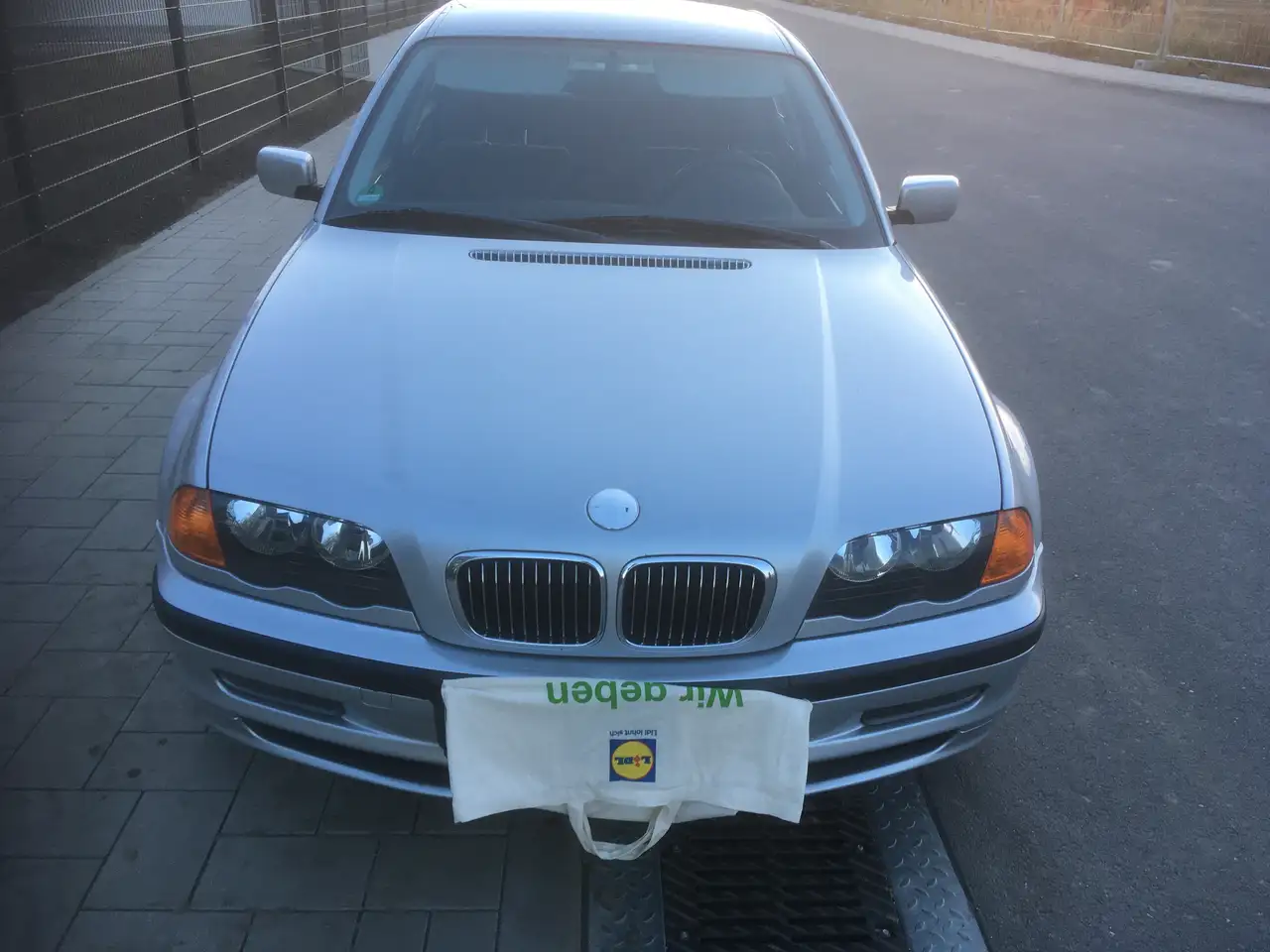 BMW 320i, foto 6