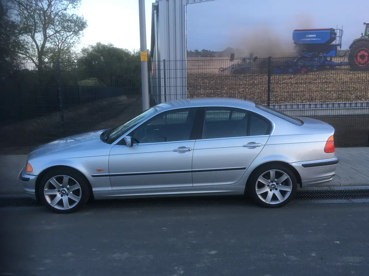 BMW 320i, foto 3