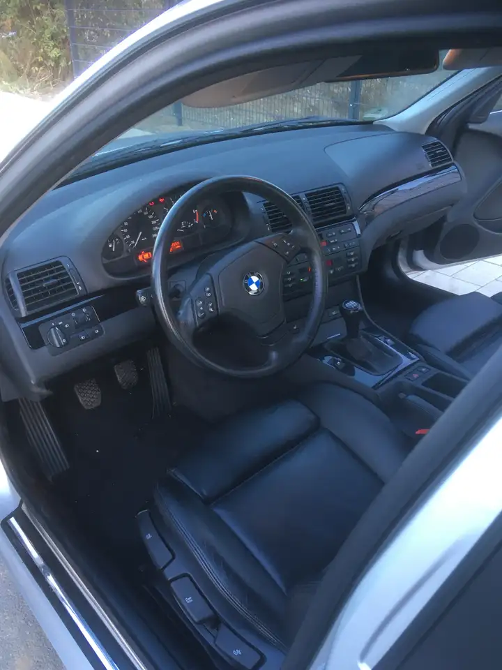 BMW 320i, foto 11