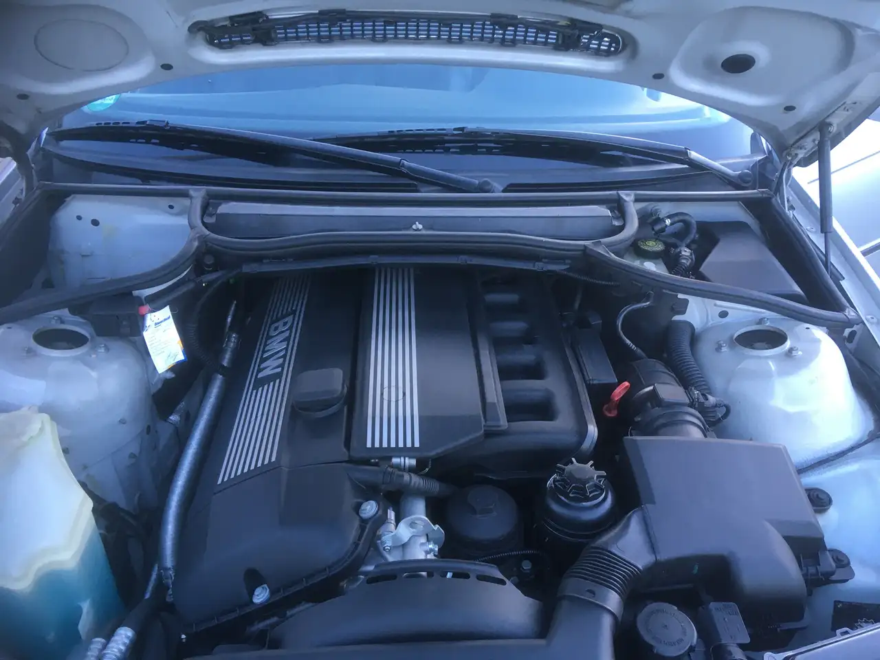 BMW 320i, foto 12