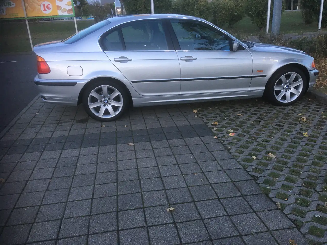 BMW 320i, foto 4