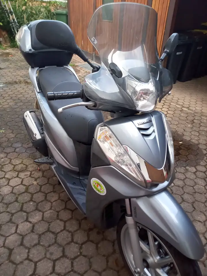 Honda SH 300