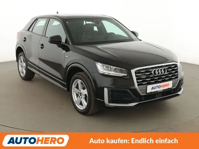 Audi Q2 view 8