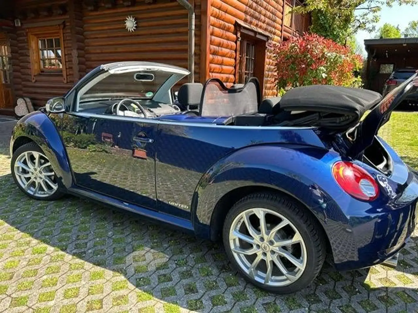 Volkswagen New Beetle New Beetle Cabriolet 1.6 United Bleu - 1