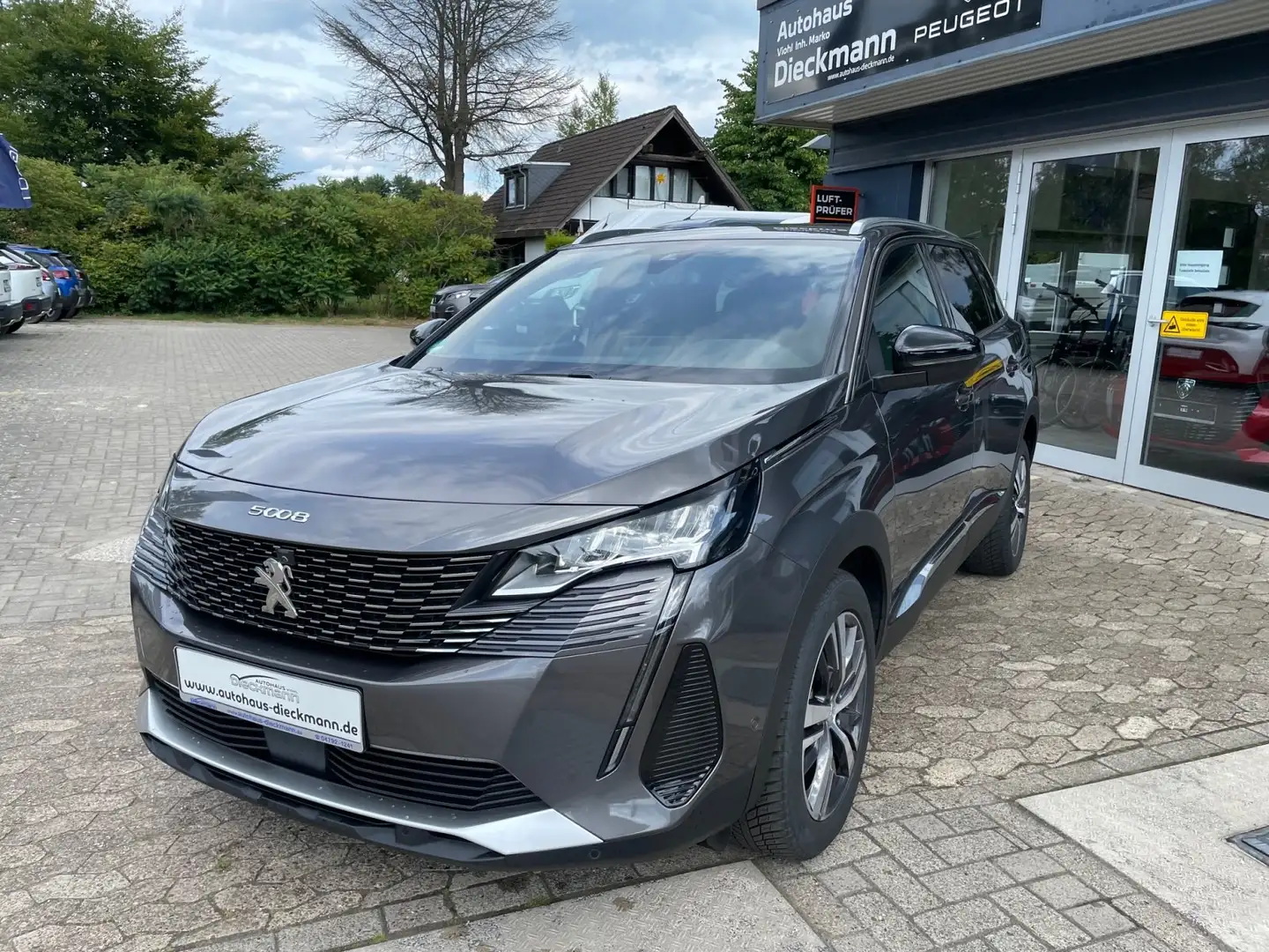 Peugeot 5008 PureTech 130 EAT8 Stop & Start Allure Pack Grijs - 2