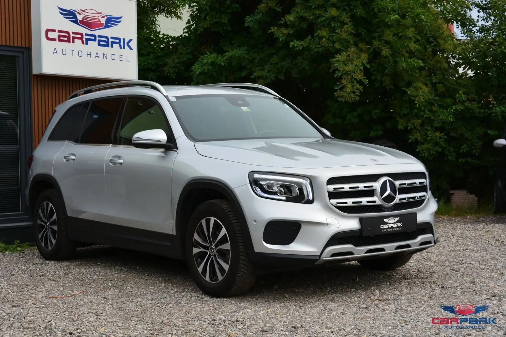 Mercedes-Benz GLB 200 4MATIC Aut. 7 Sitzer Zilver - 1