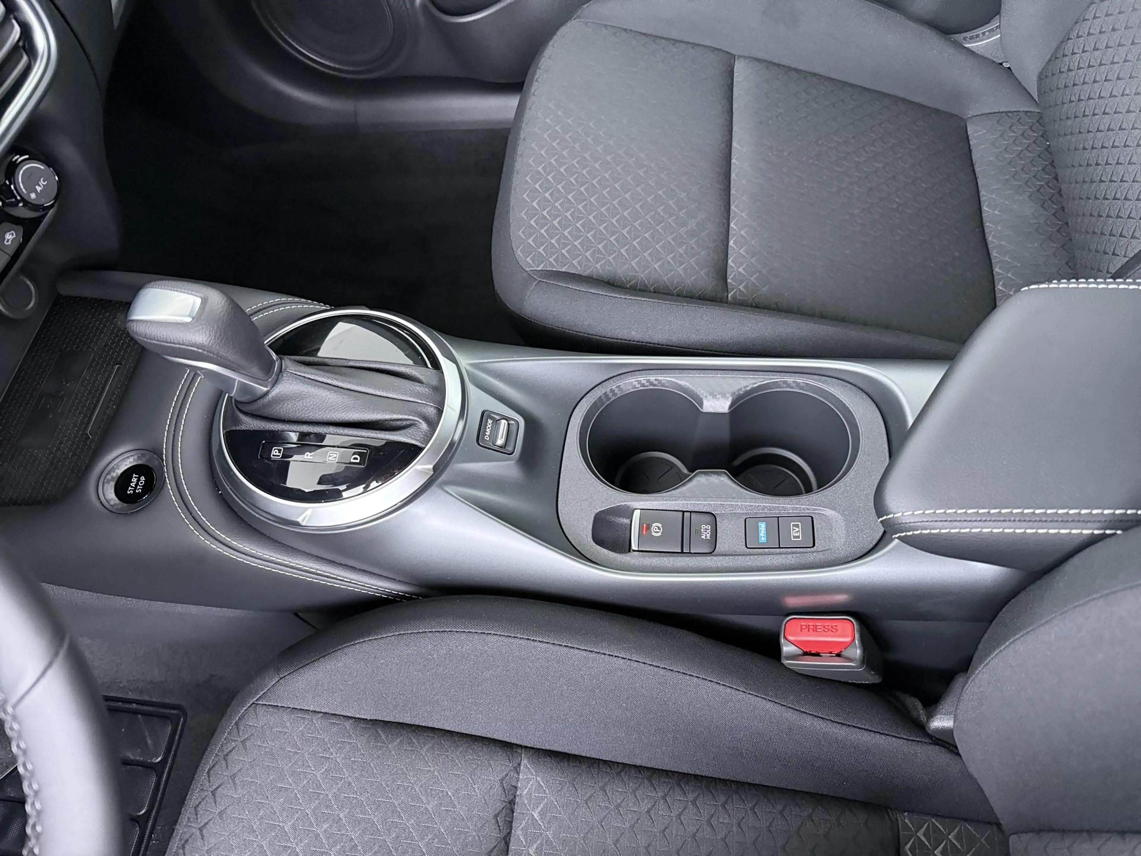 Nissan Juke 1.6 Hybrid N-Connecta | €3.000,- voorraadkorting! — photo 12