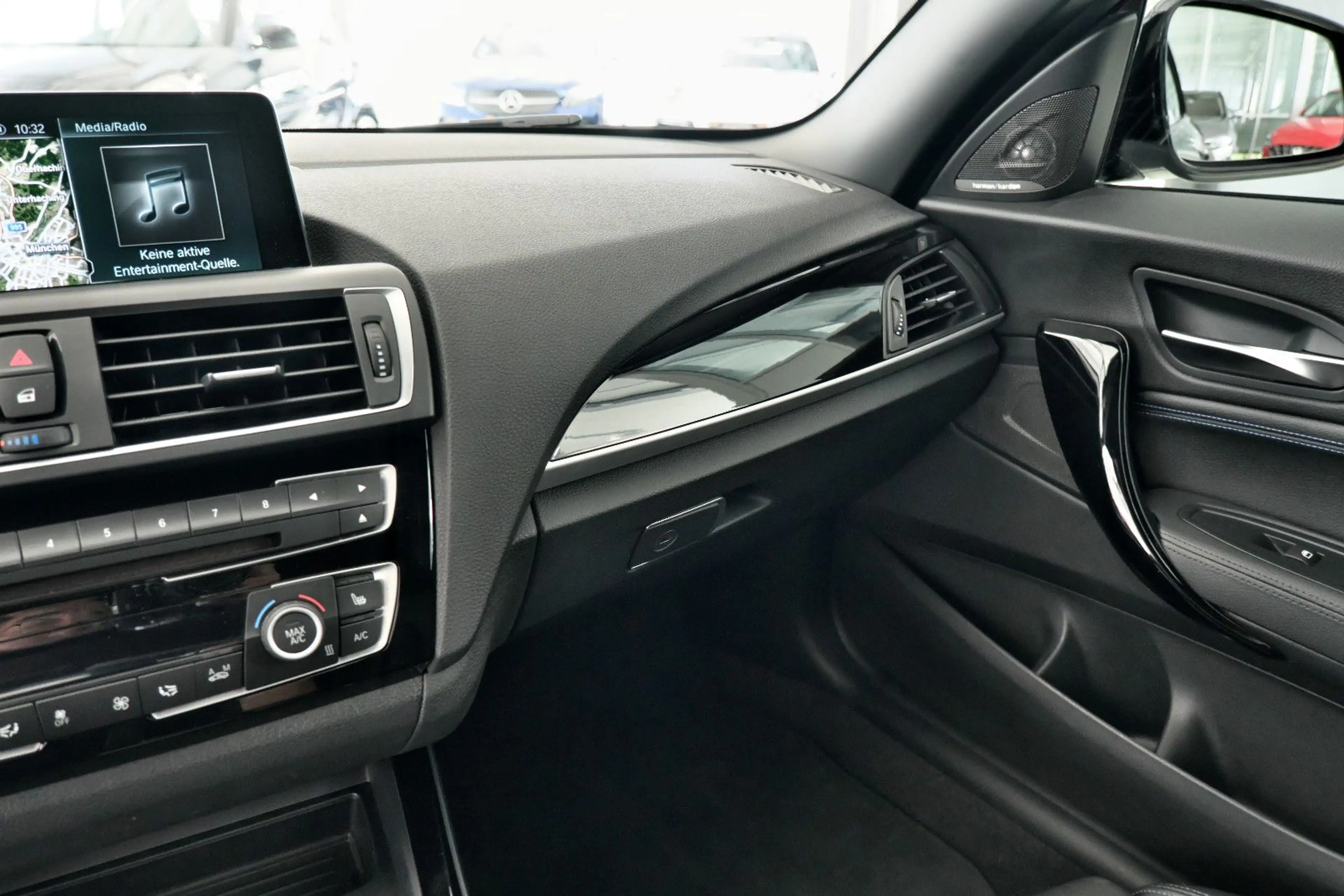 BMW 240 xDrive Cabrio Navi Prof. H&K Leder Deutsch — photo 12