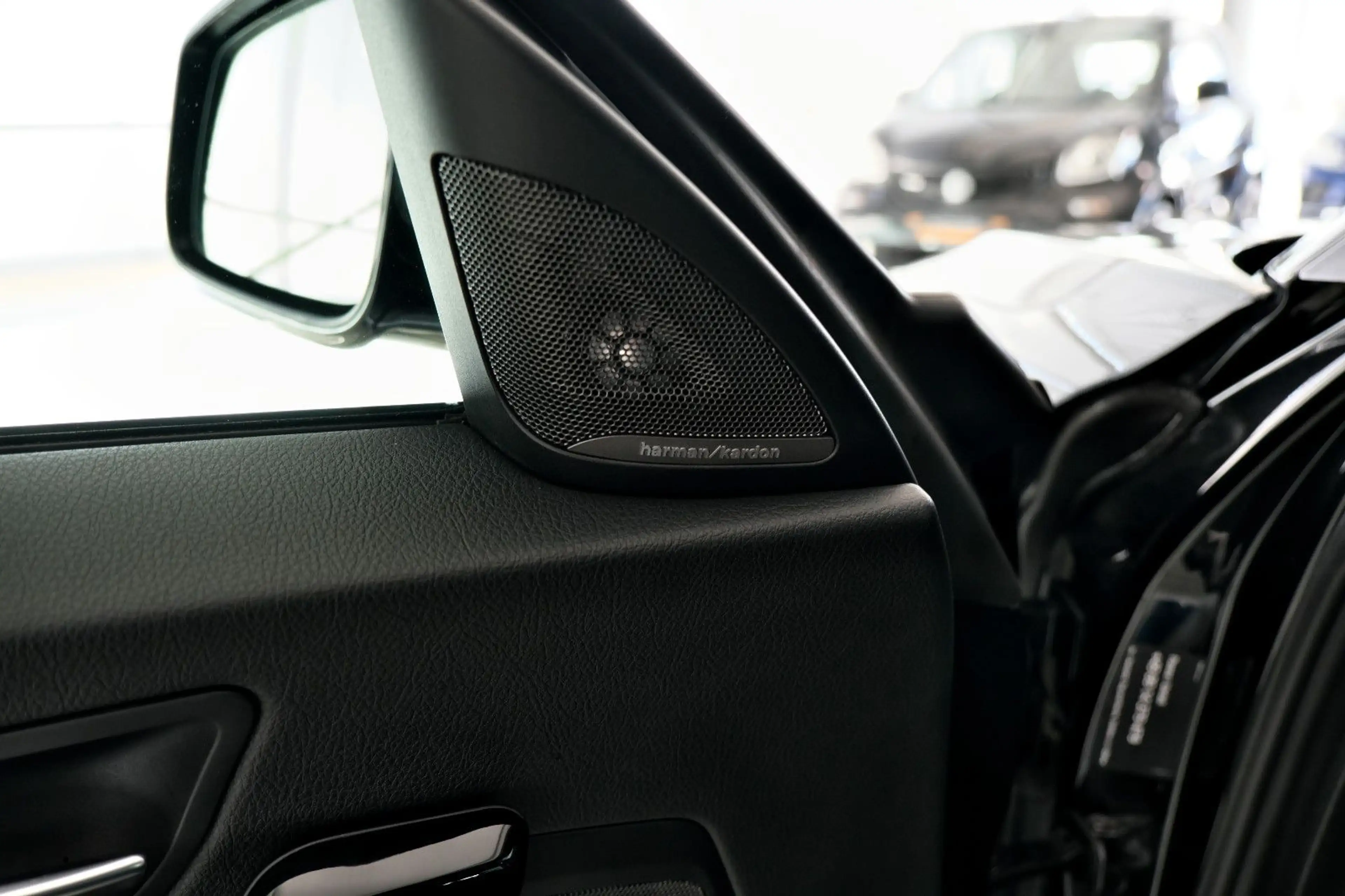 BMW 240 xDrive Cabrio Navi Prof. H&K Leder Deutsch — photo 9