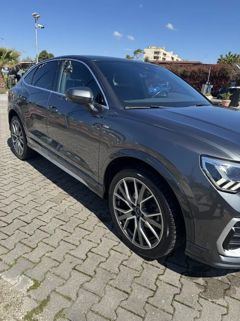 Audi Q3 Sportback 2.0 tdi S line edition s-tronic Grigio - 2