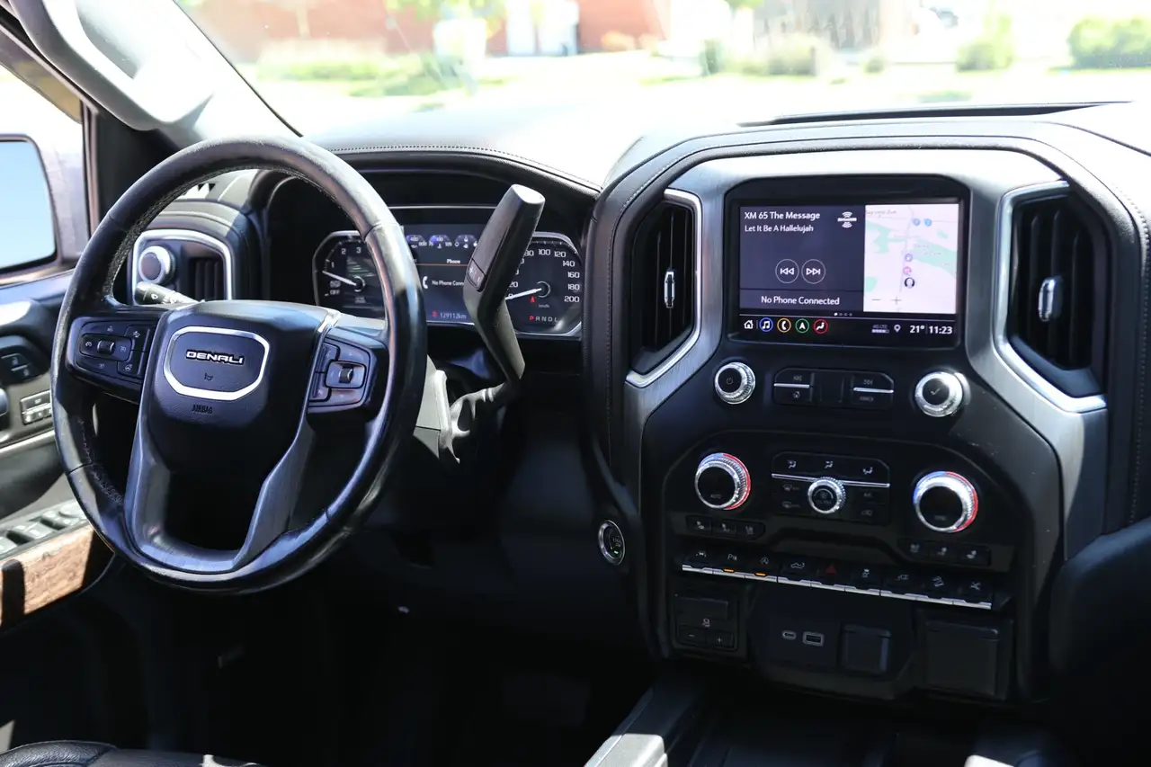 GMC Sierra 1500 снимка GMC Sierra 1500