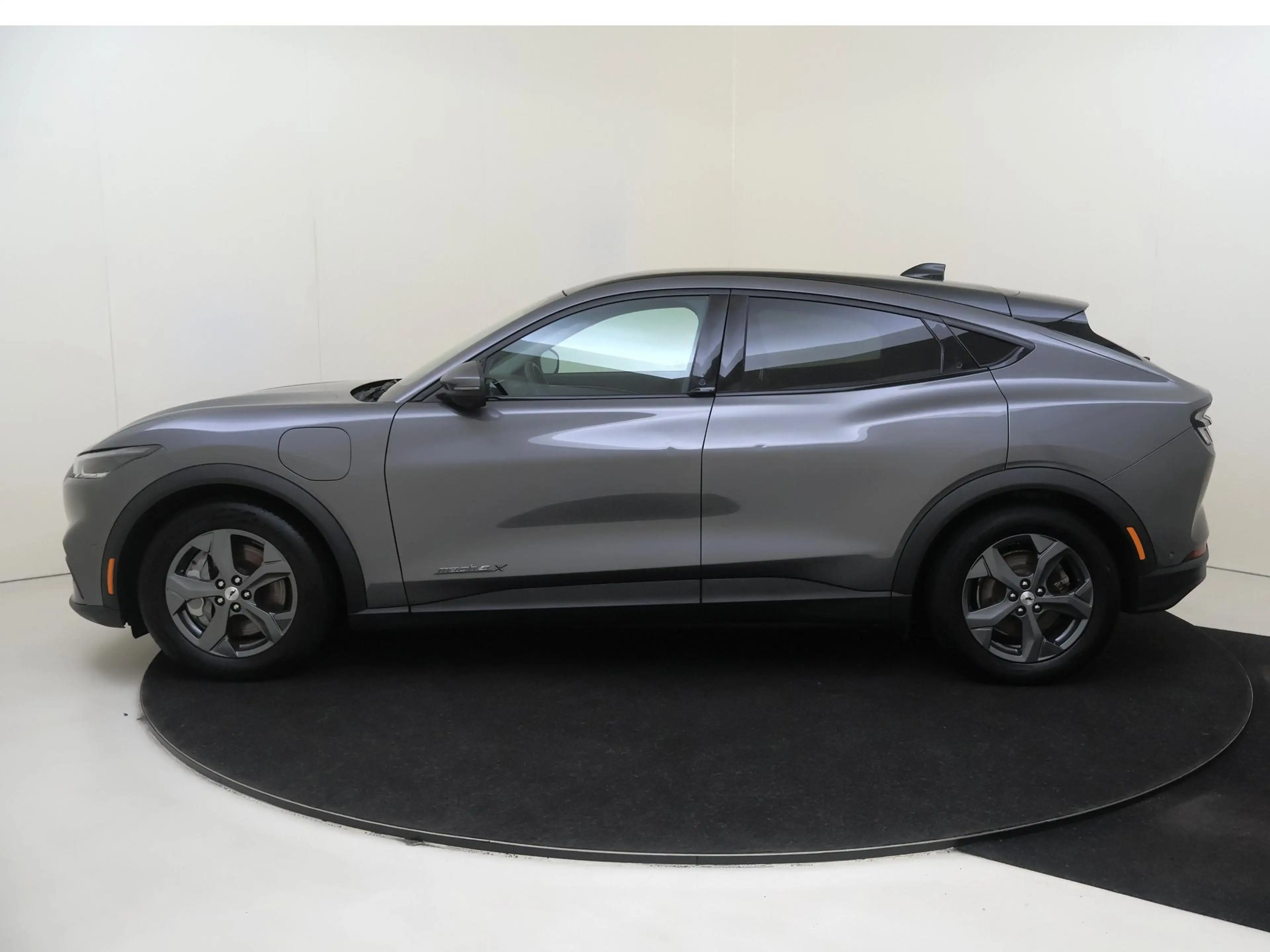 Ford Mustang Mach-E Extended RWD 98 kWh | navigatie | clima | LM velge — photo 8