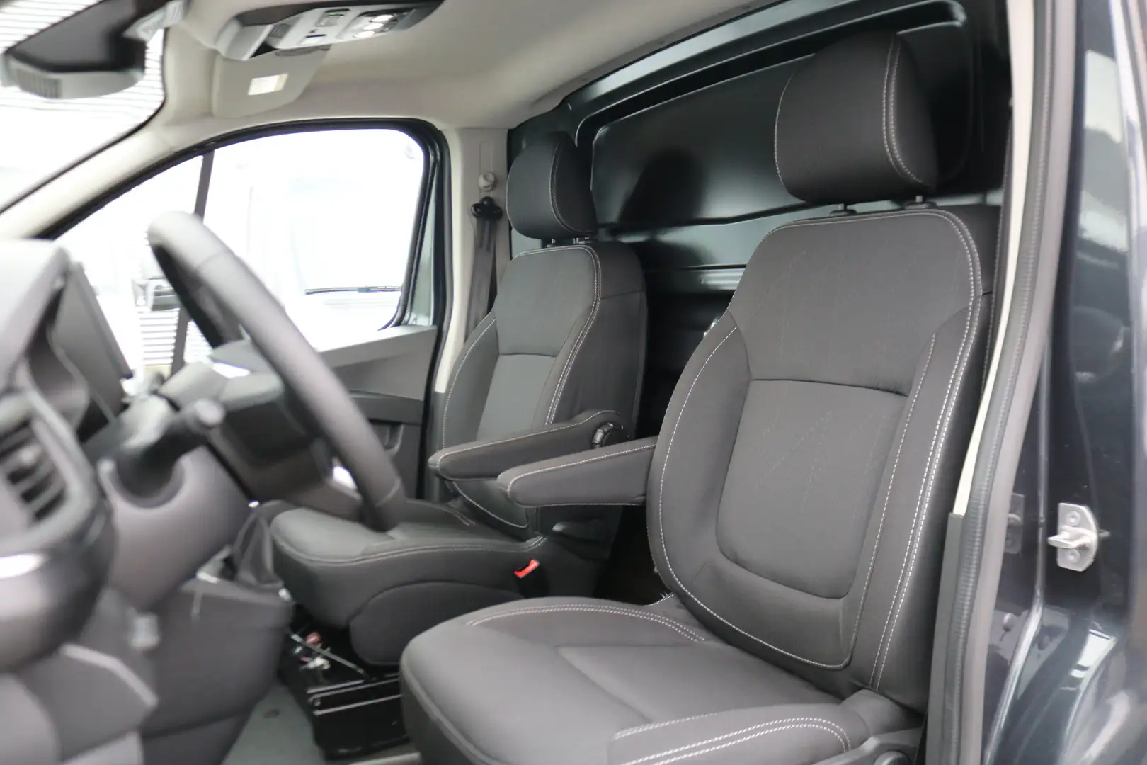 Nissan Primastar 2.0 dCi L2H1 N-Connecta 2x Schuifdeur 5 jr garanti Grijs - 2