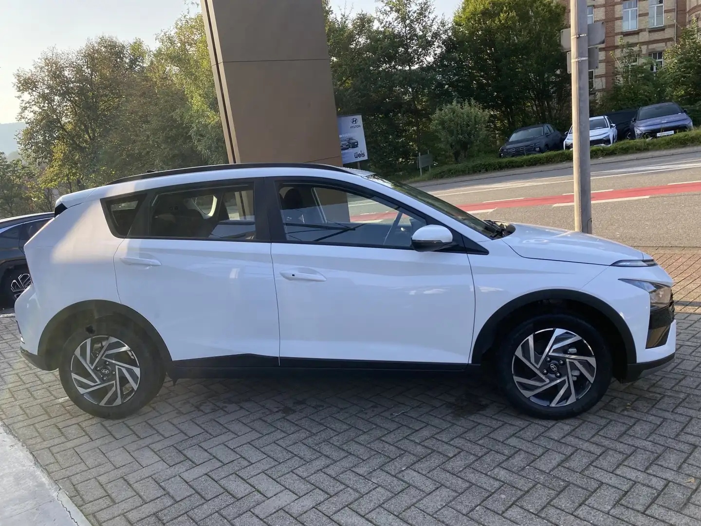 Hyundai BAYON TREND  KLIMAAUTOMATIK+NAVI Білий - 2