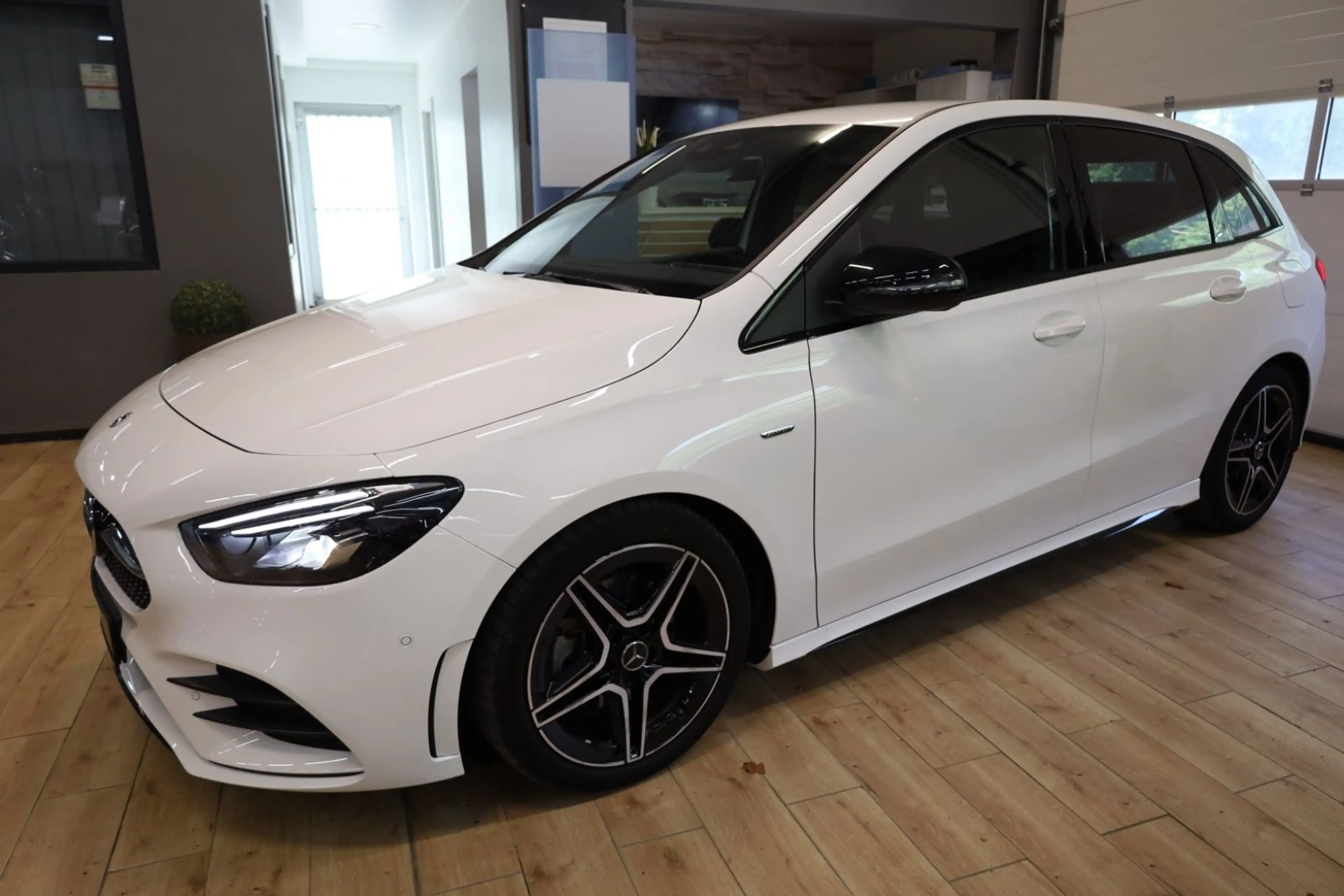 Mercedes-Benz B 200 AMG-Line  Edition 2021/Navi/Night-Paket/Ka