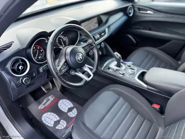 Alfa Romeo Stelvio view 14