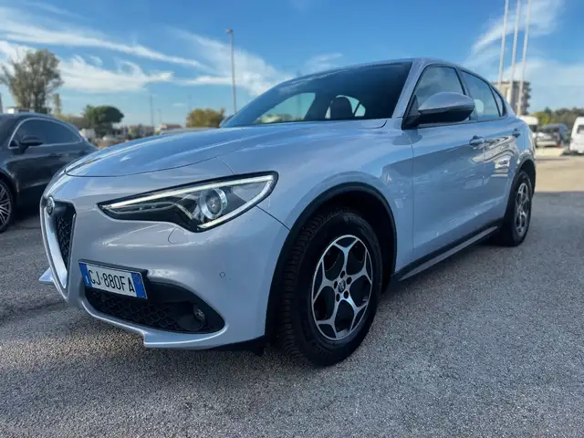 Alfa Romeo Stelvio view 8