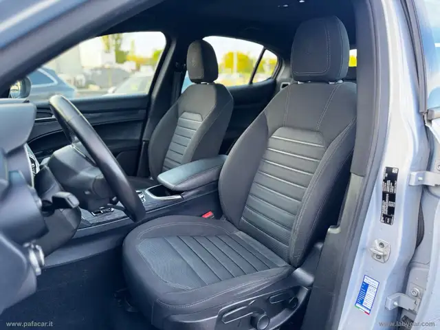 Alfa Romeo Stelvio view 7