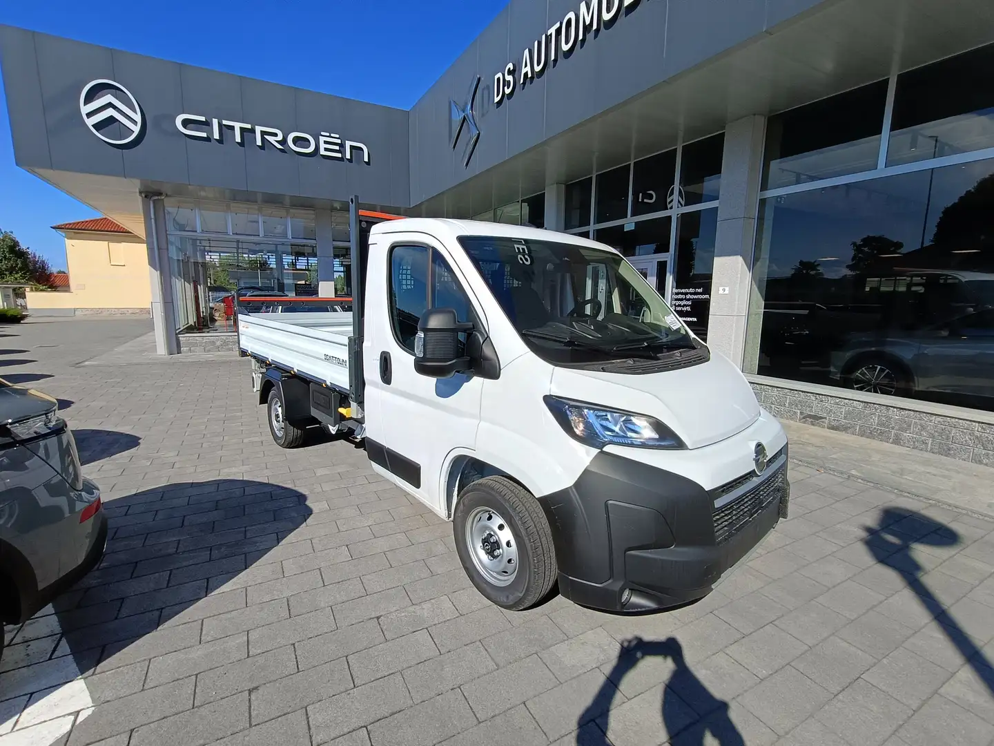 Opel Movano Cassone Ribaltabile Trilaterale 35 2.2BHDi140cv L2 Weiß - 1