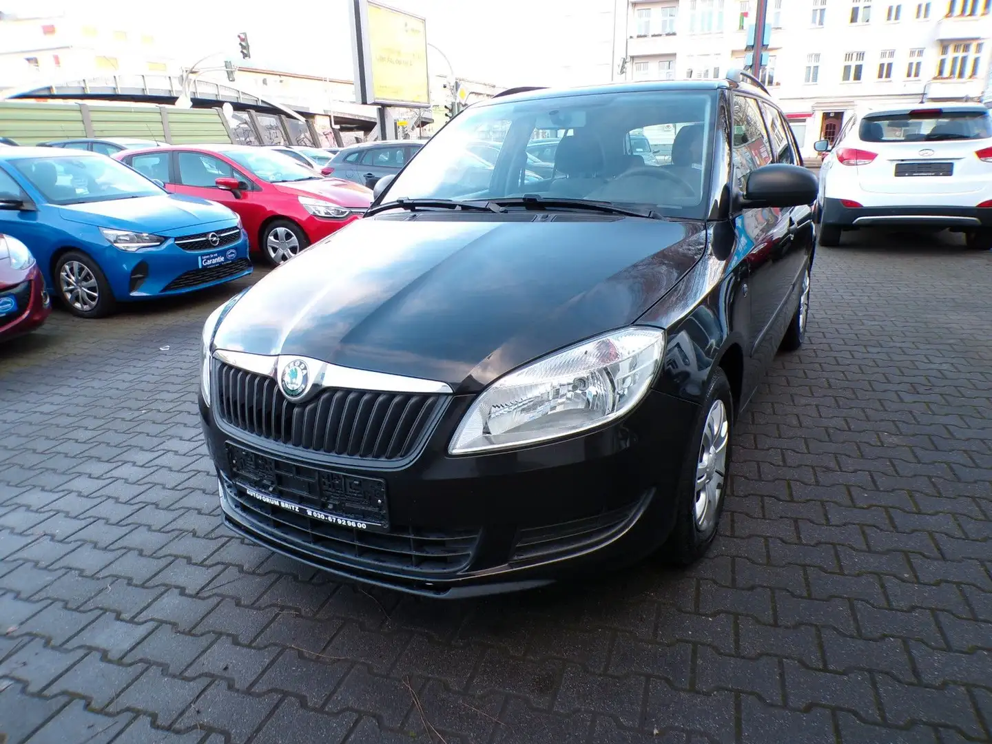 Skoda Fabia 1.2l TSI Active Combi Schwarz - 1