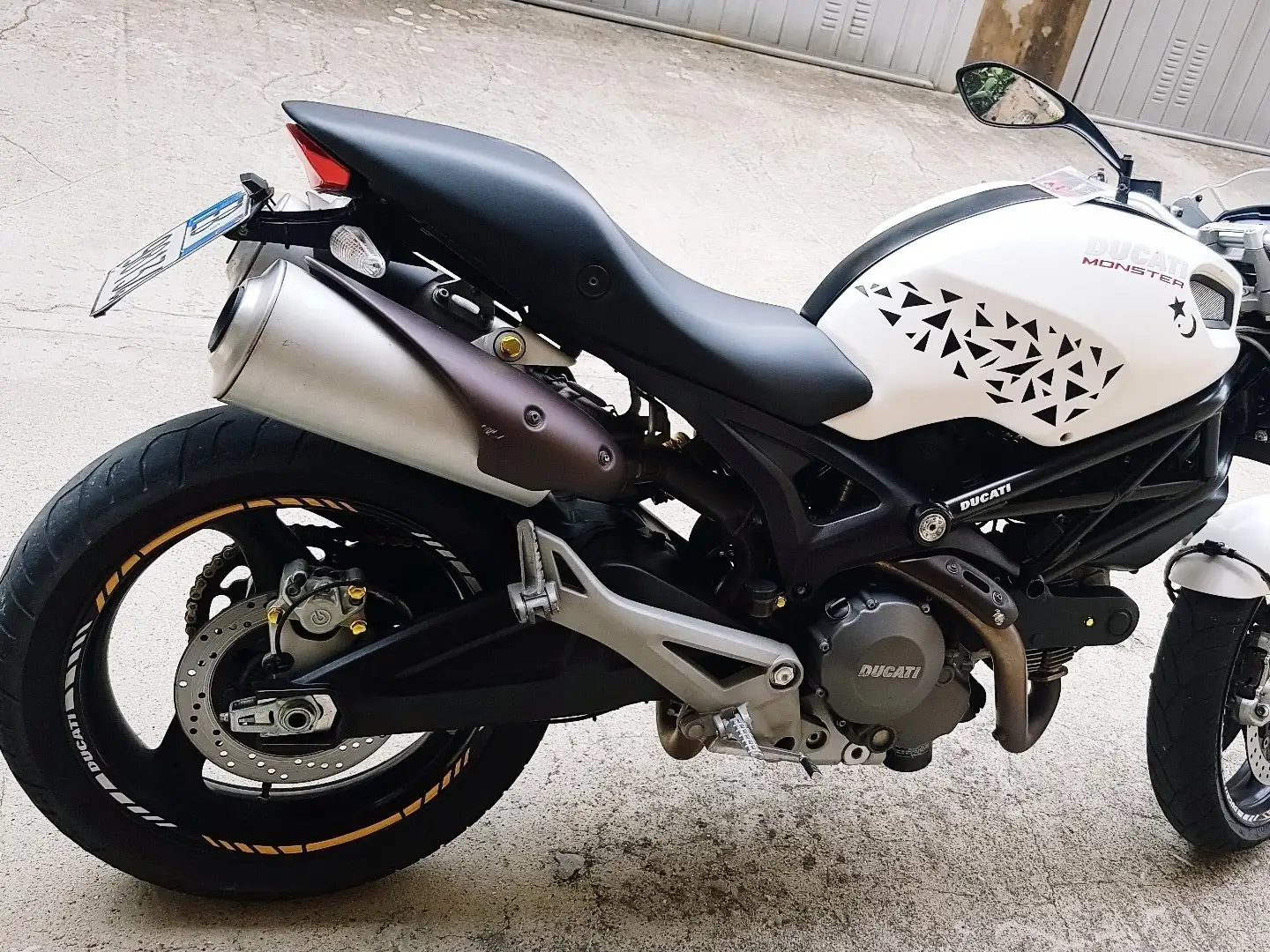 Ducati Monster 696 Alb - 2