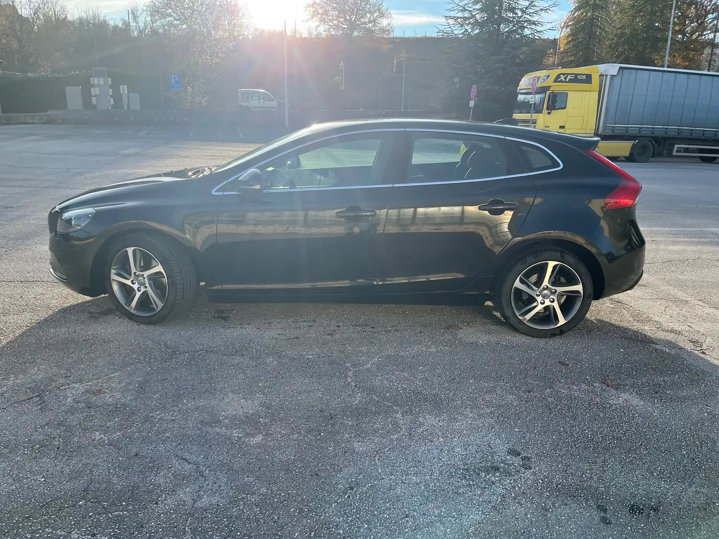 Volvo V40 V40 II 20122.0 d3 Momentum Nero - 2