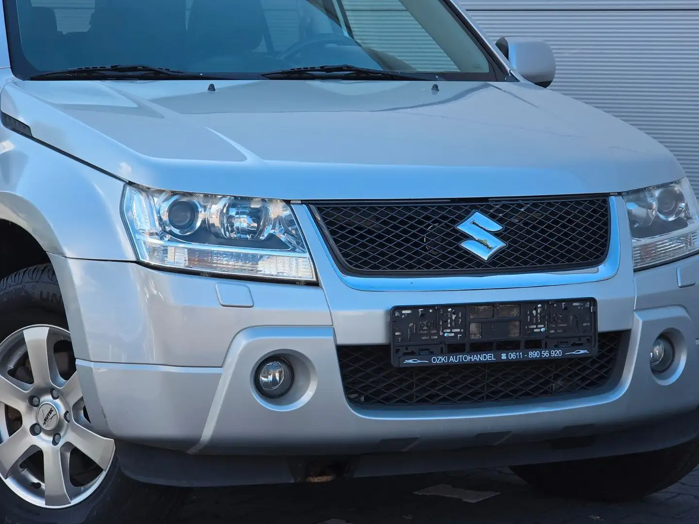 Suzuki Grand Vitara 2.0 Comfort Silber - 2