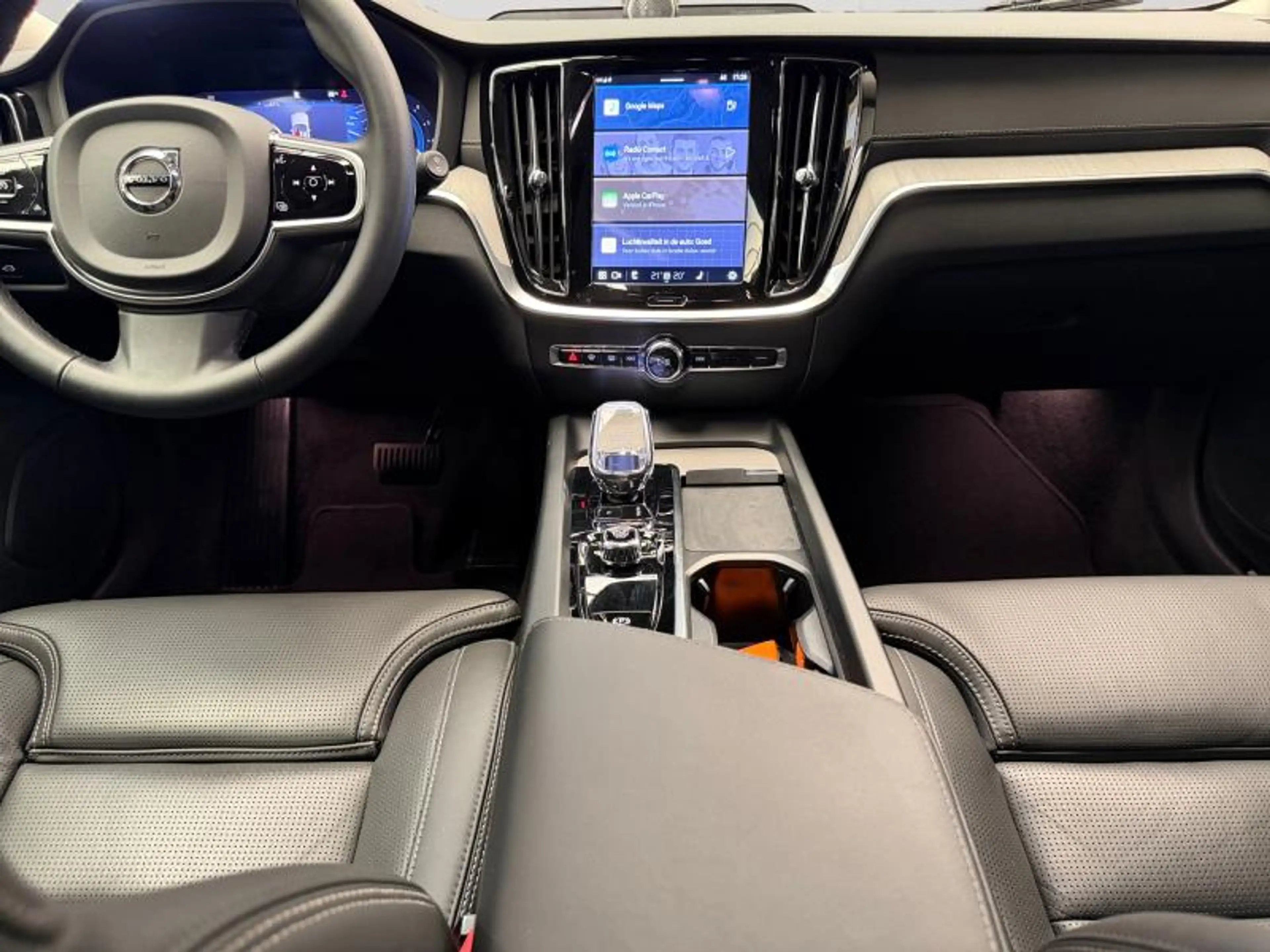 Volvo V60 B4 Ultra Dark / Essence — photo 11