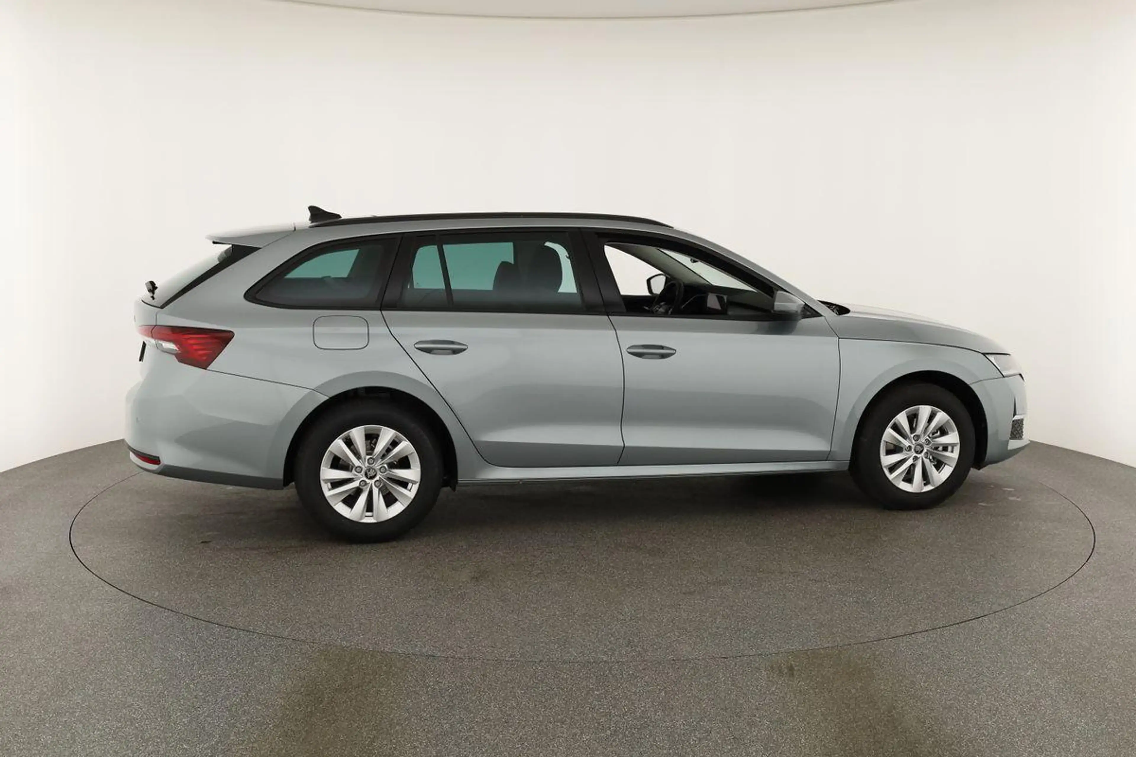 Skoda Octavia Combi TDI DSG Selection, Navi, Pano, AHK, Teillede — photo 25