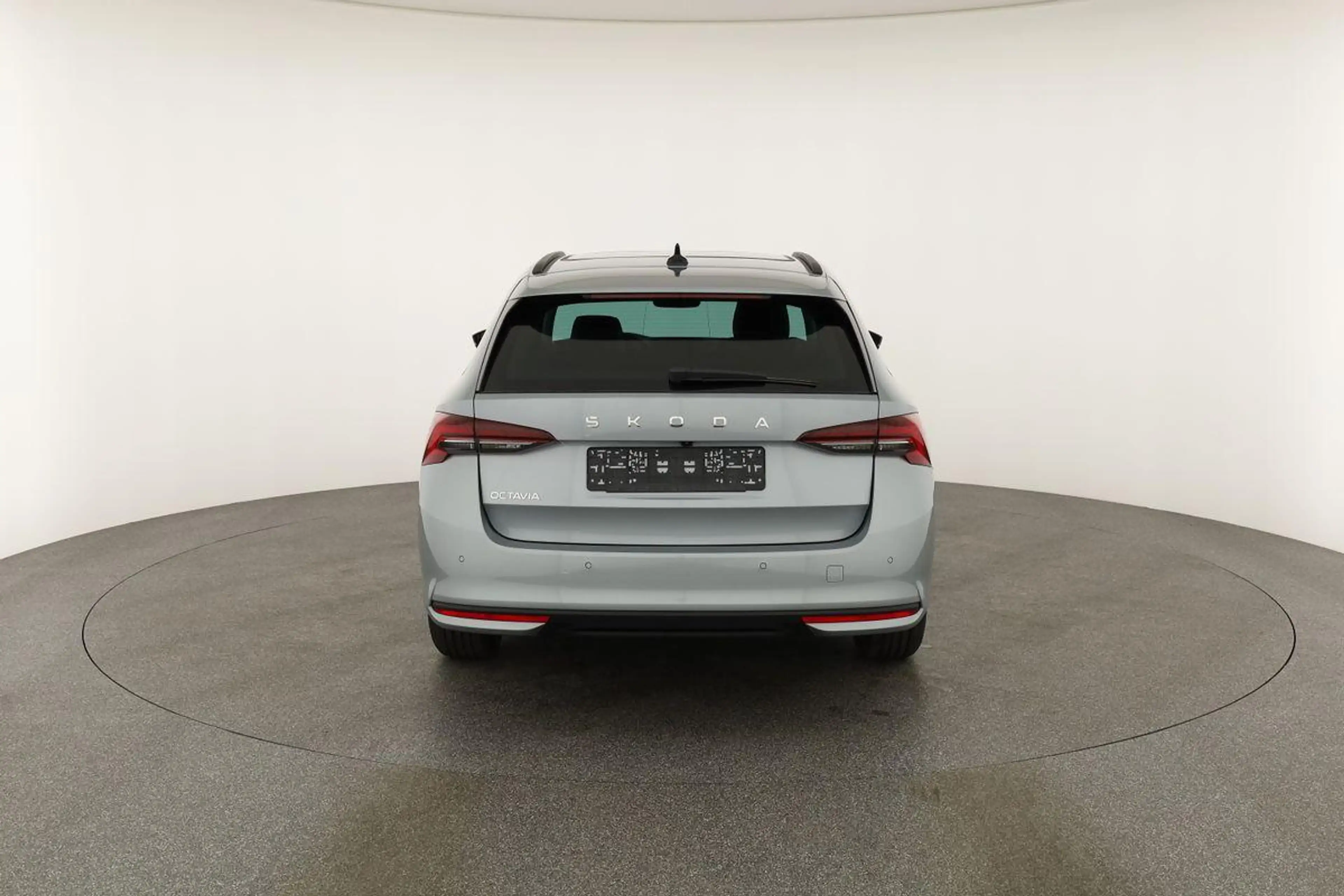 Skoda Octavia Combi TDI DSG Selection, Navi, Pano, AHK, Teillede — photo 20
