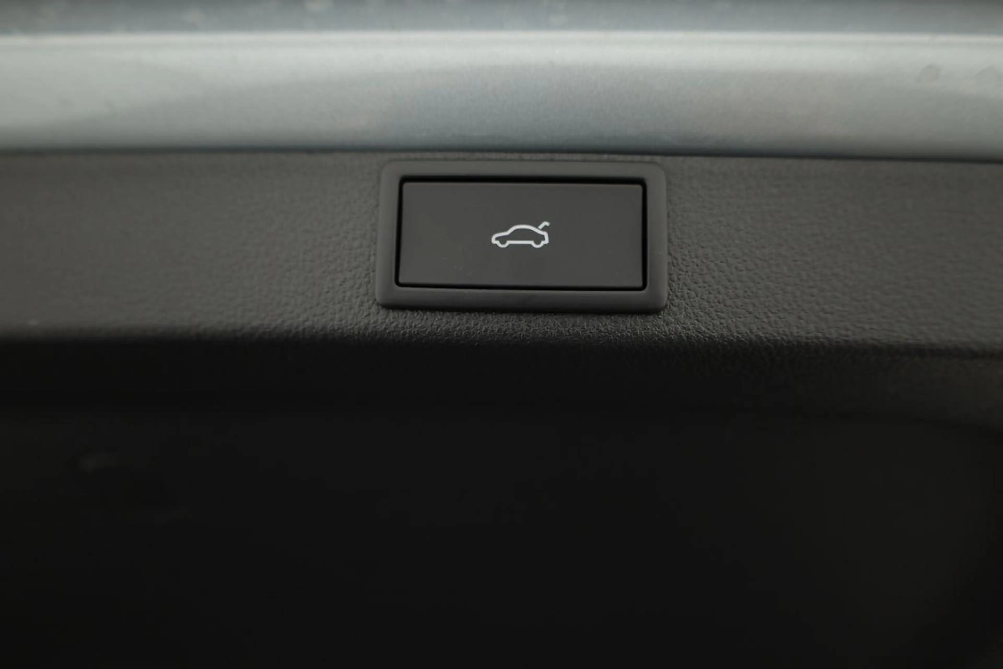 Skoda Octavia Combi TDI DSG Selection, Navi, Pano, AHK, Teillede — photo 16