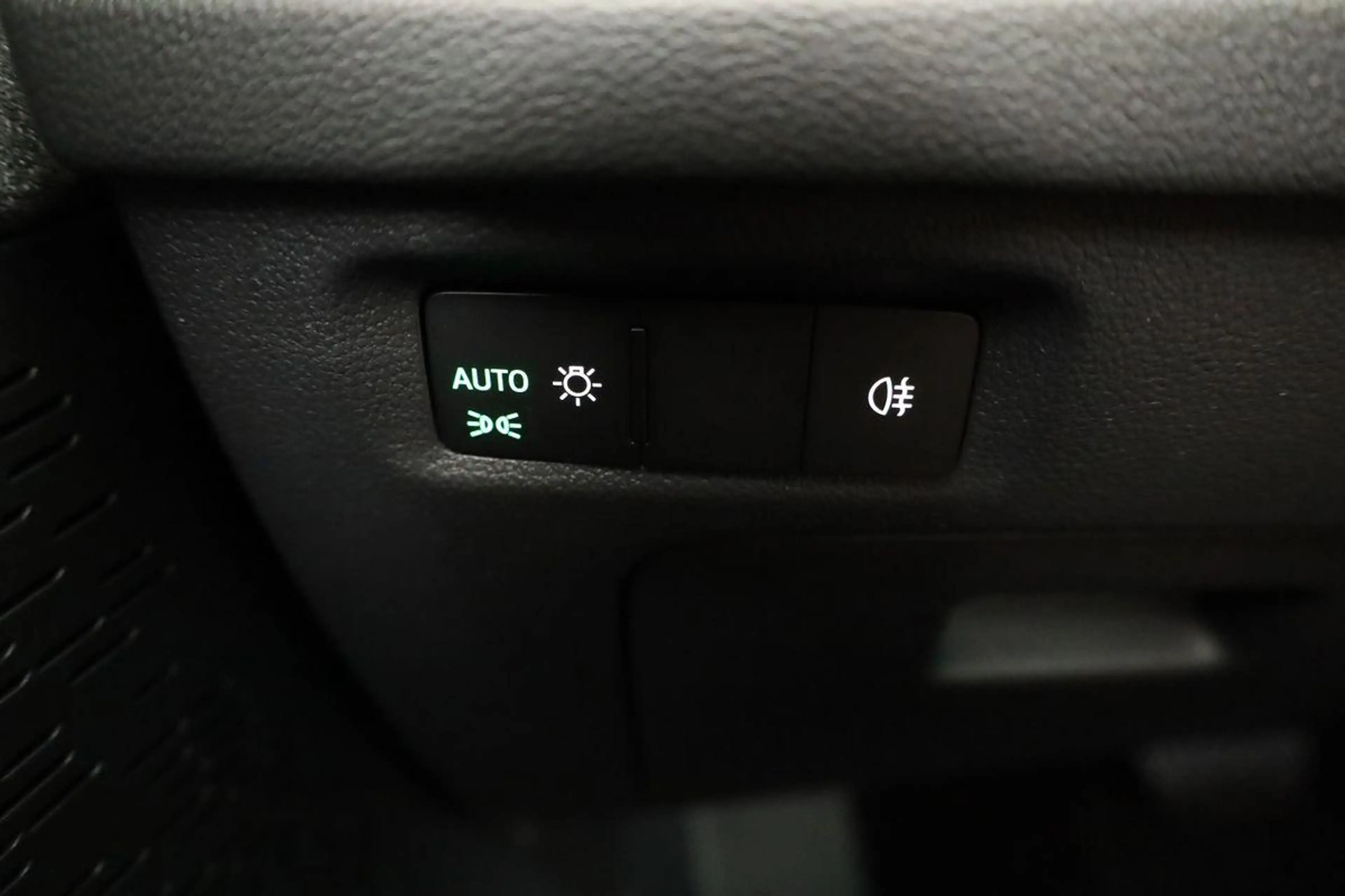 Skoda Octavia Combi TDI DSG Selection, Navi, Pano, AHK, Teillede — photo 10