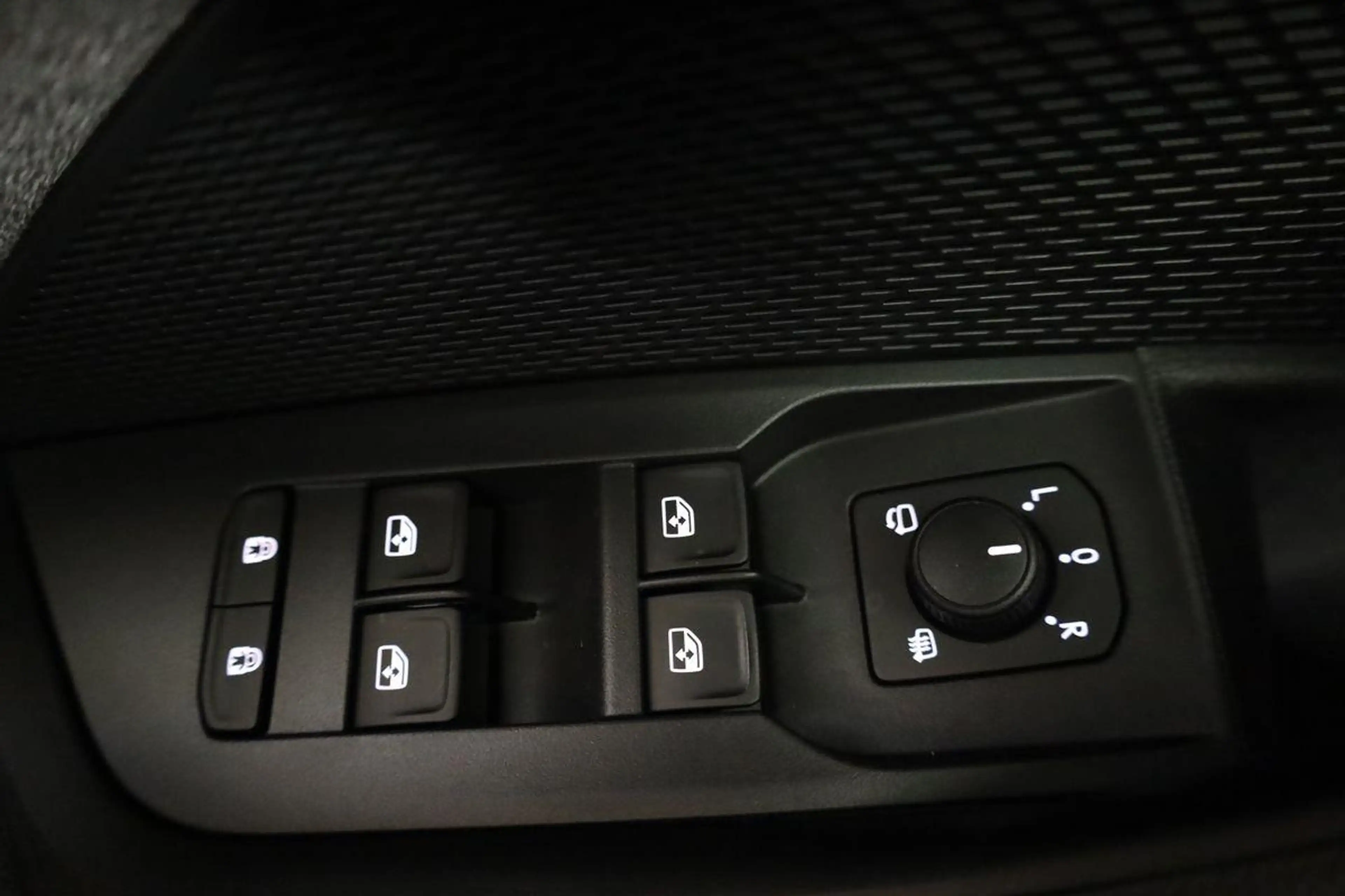 Skoda Octavia Combi TDI DSG Selection, Navi, Pano, AHK, Teillede — photo 9