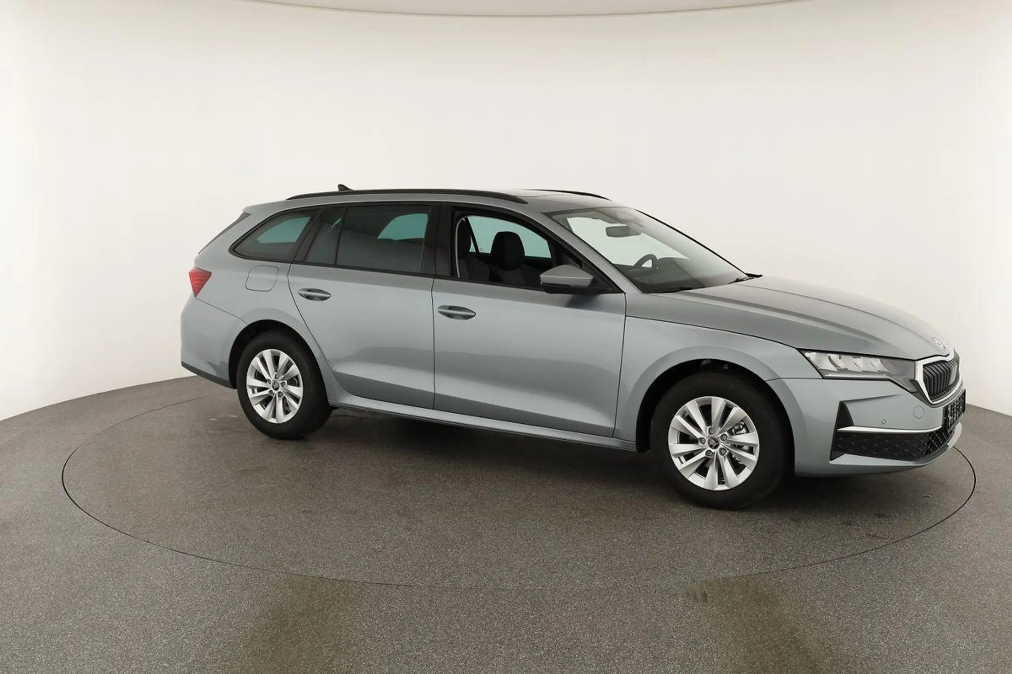 Skoda Octavia Combi TDI DSG Selection, Navi, Pano, AHK, Teillede — photo 28