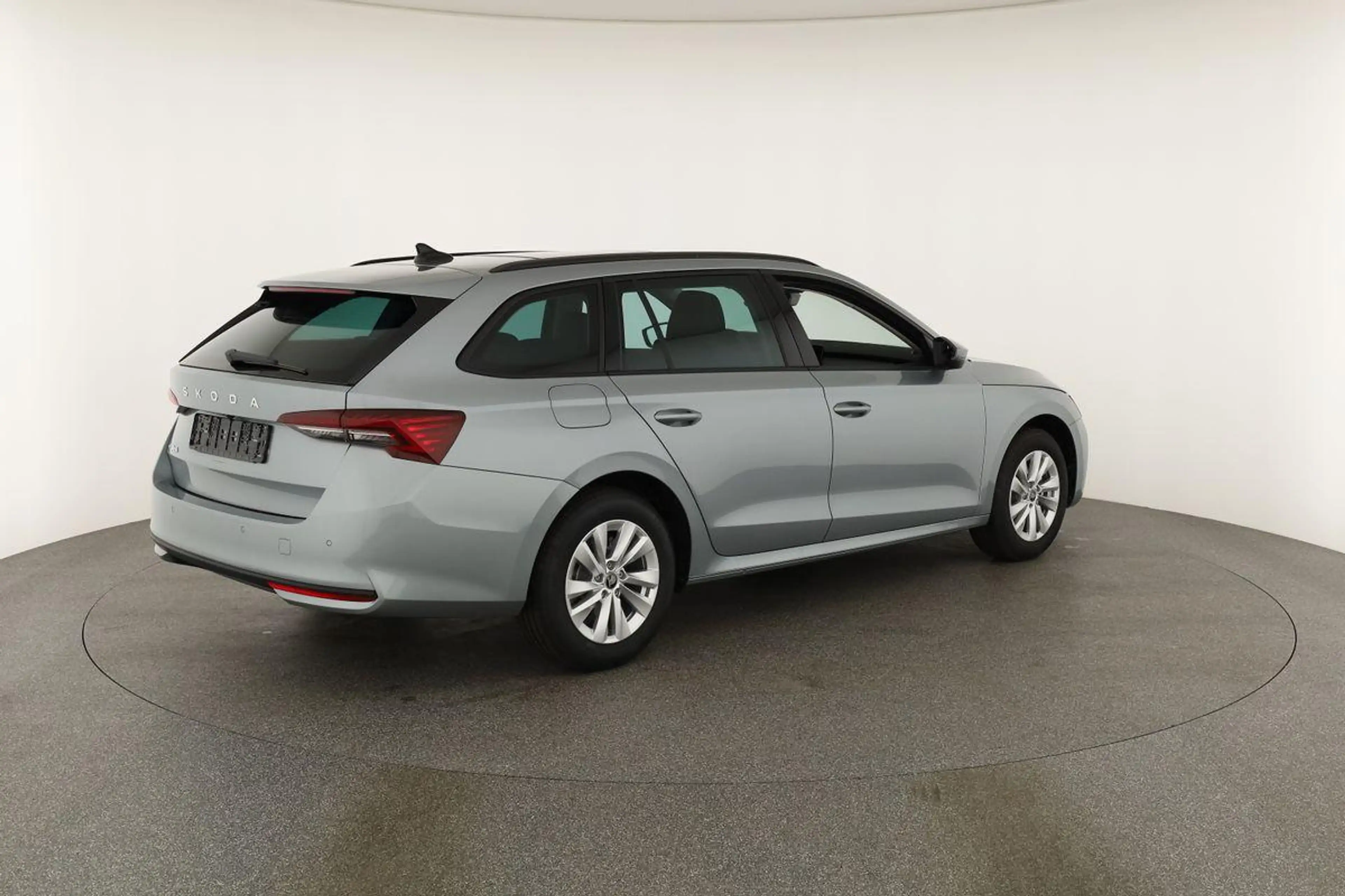 Skoda Octavia Combi TDI DSG Selection, Navi, Pano, AHK, Teillede — photo 23