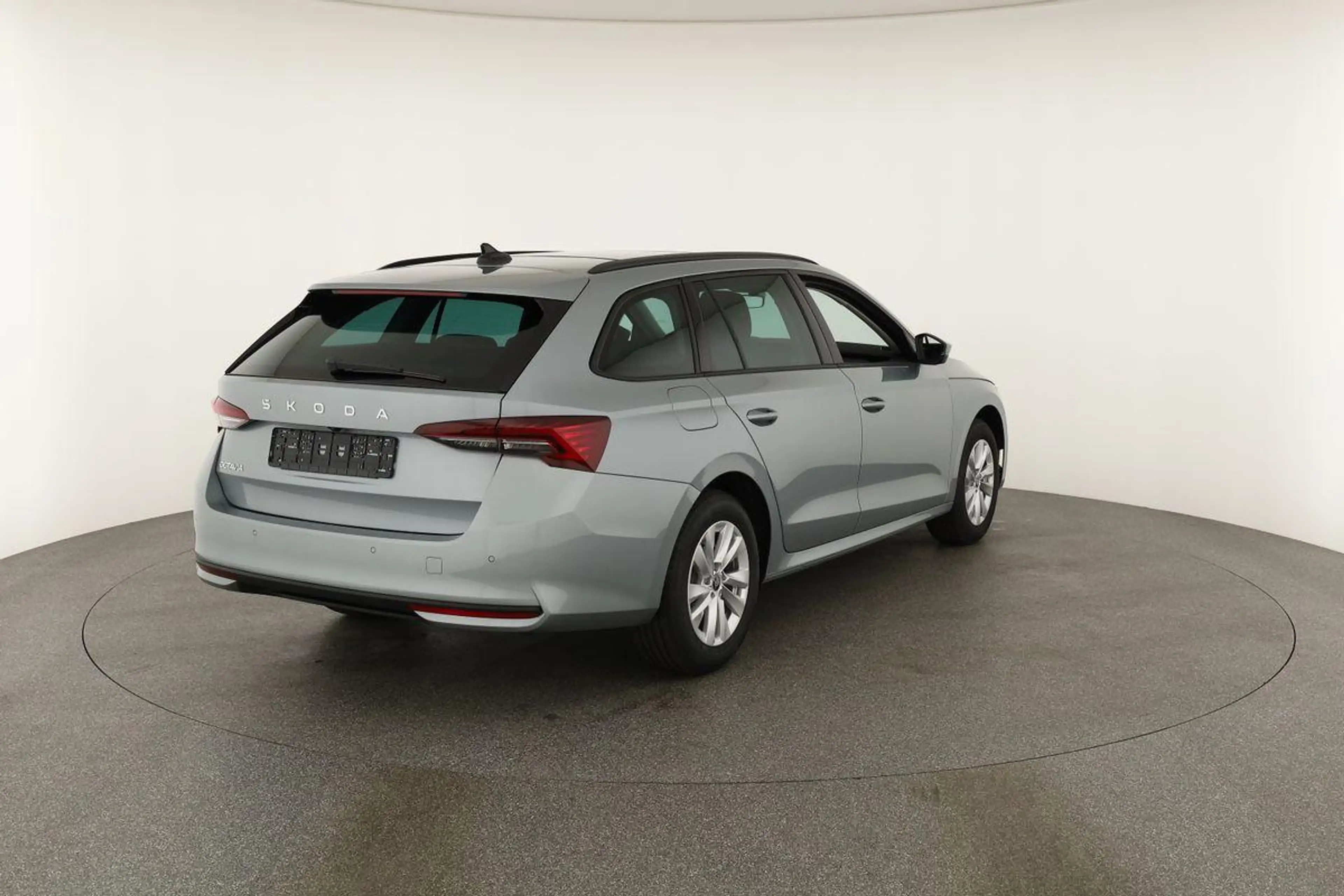 Skoda Octavia Combi TDI DSG Selection, Navi, Pano, AHK, Teillede — photo 22